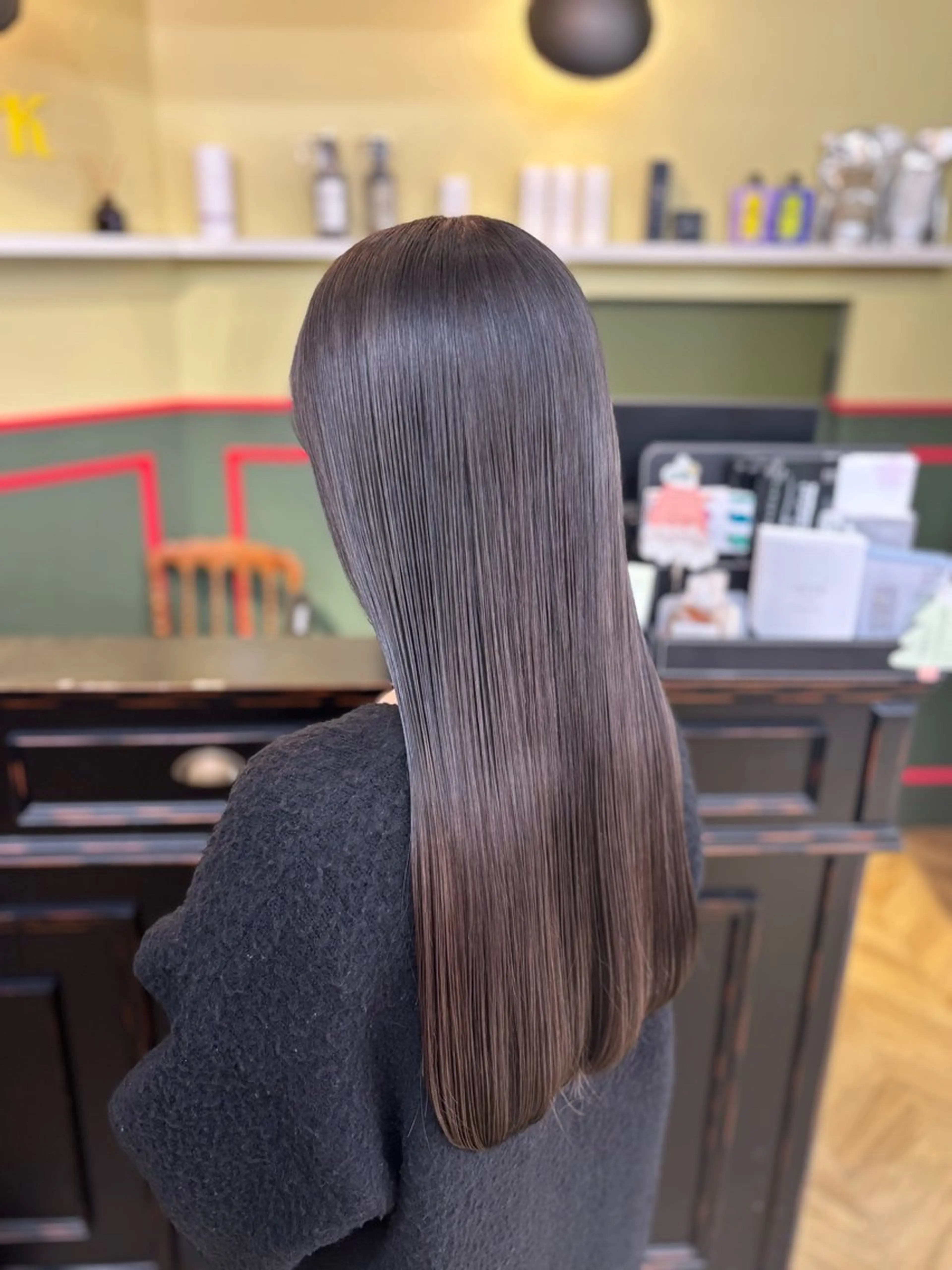 ロング カラー ブリーチ グレージュ トリートメント 田中 魁人のヘアスタイル