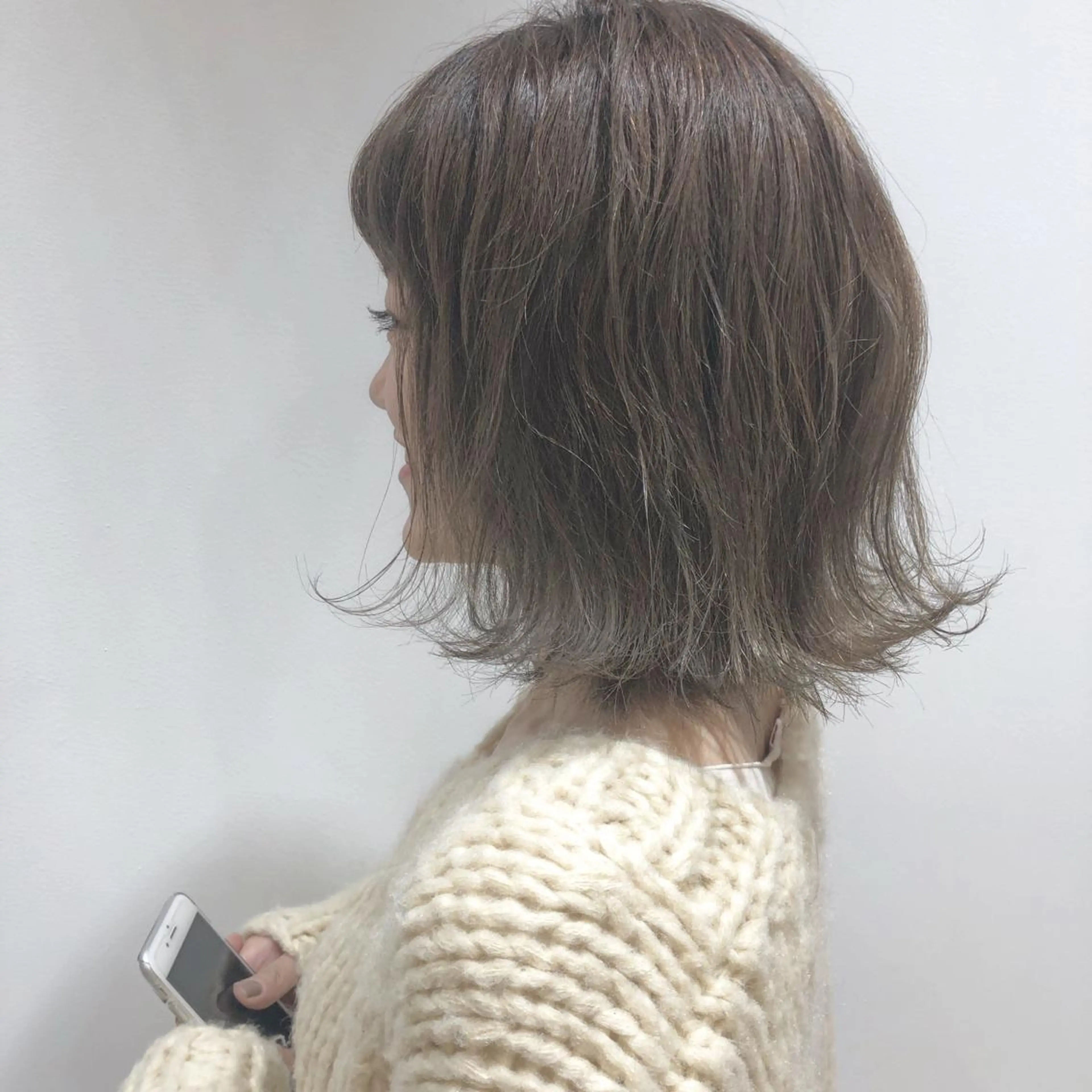 ショート カラー ベージュカラー 江原 彩華のヘアスタイル