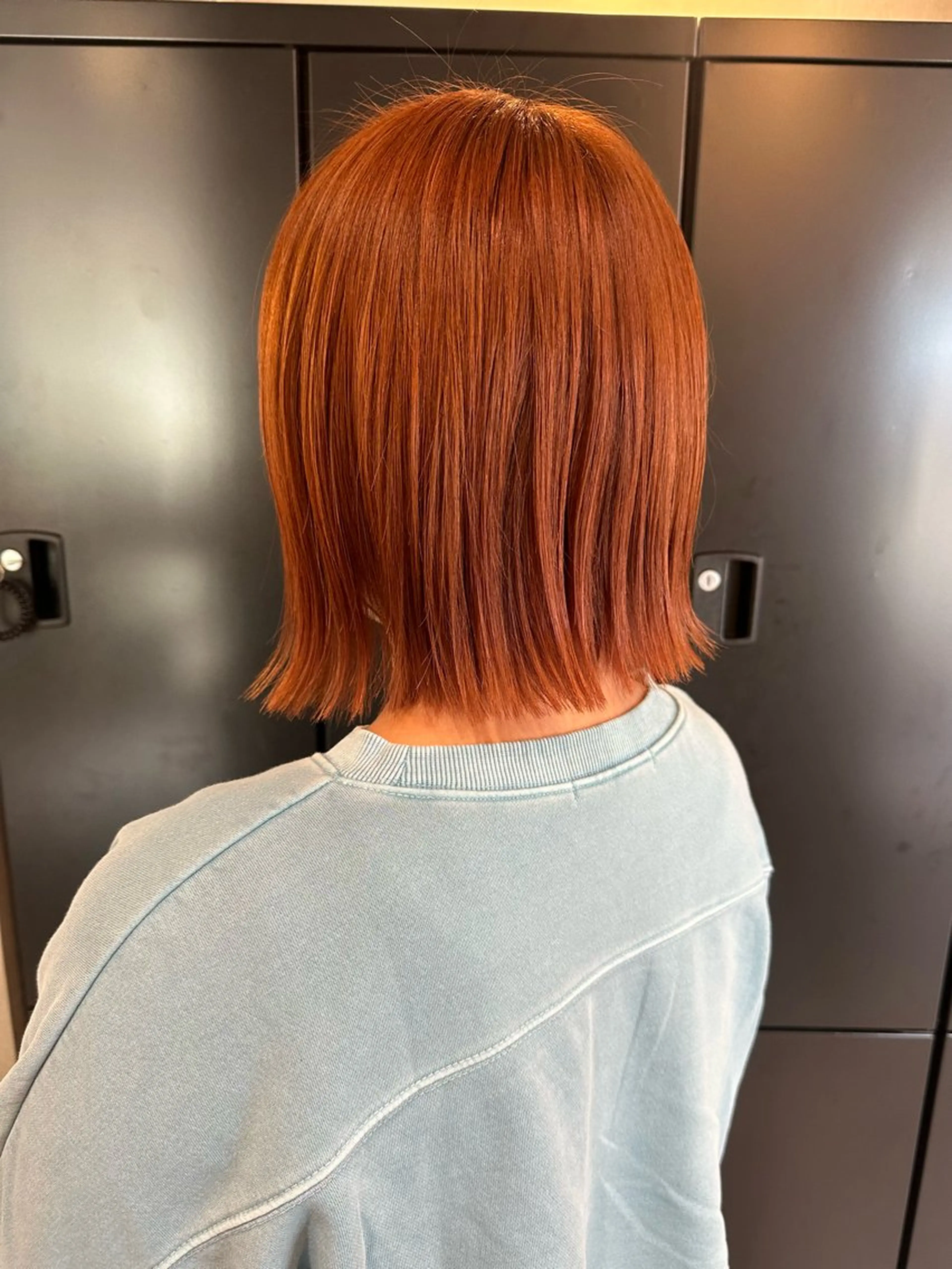 ミディアム カラー 透明感カラー オレンジ ヘアカラー 岡田 渚のヘアスタイル