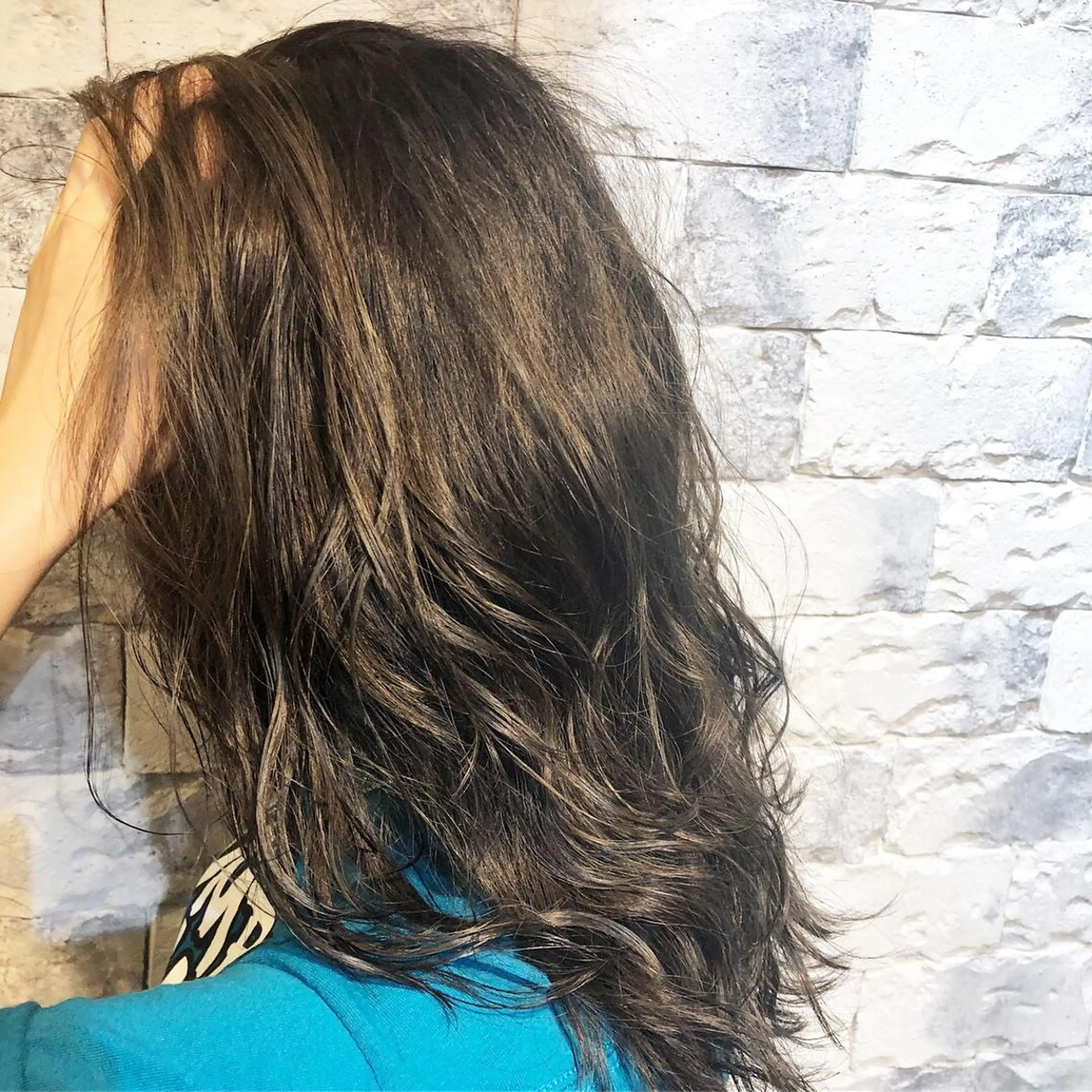 セミロング カラー グレージュ ハイライトカラー 外国人風カラー ハイライト AUBE HAIRazul吉祥寺所属・綺麗な髪質にしたい方 限定🌈清水 祥のヘアスタイル