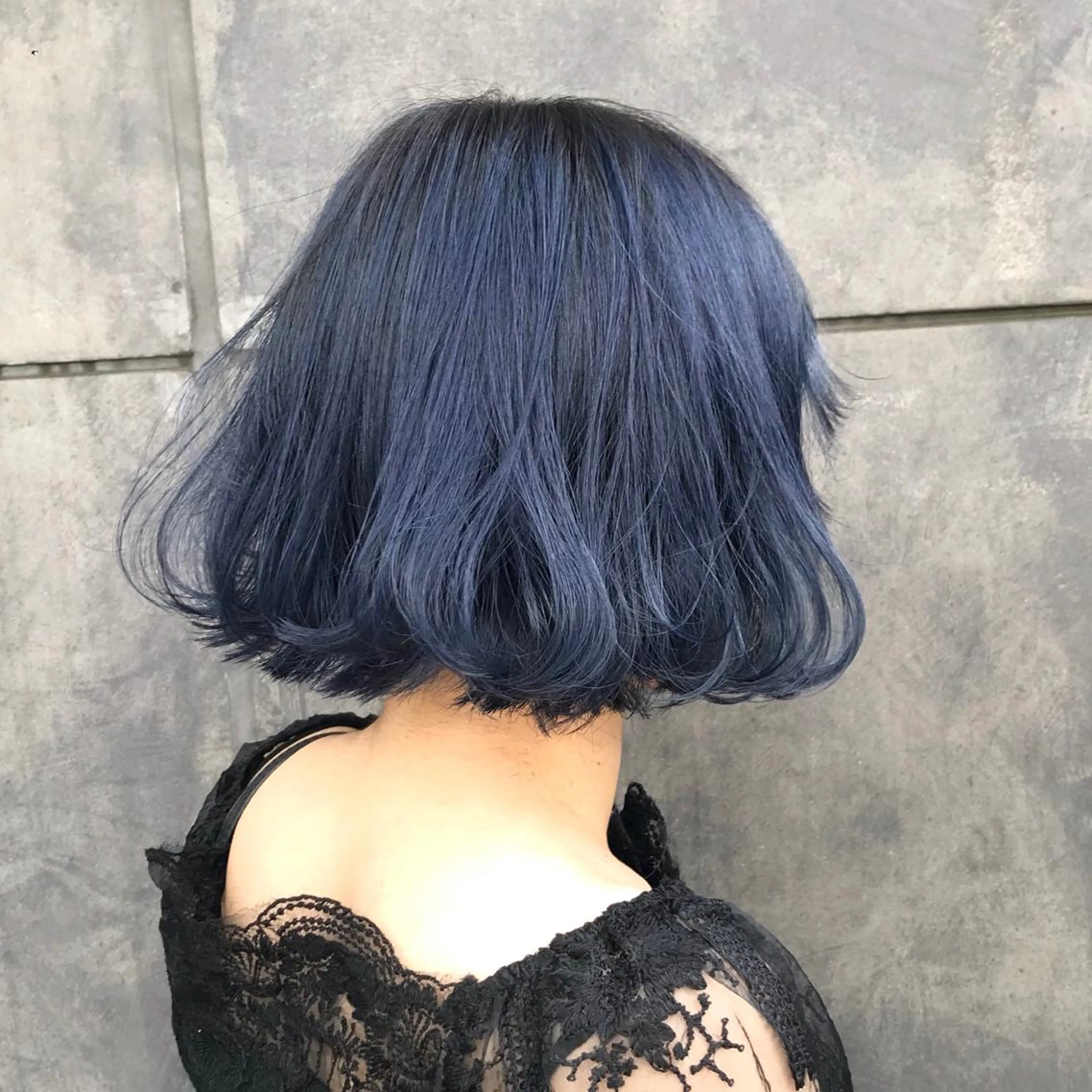 ショート カラー ベージュカラー ブリーチ ブルーカラー ホワイトベージュ タンバルモリ サロウィン所属・K-POP好き美容師 🇰🇷Kai.Yのヘアスタイル