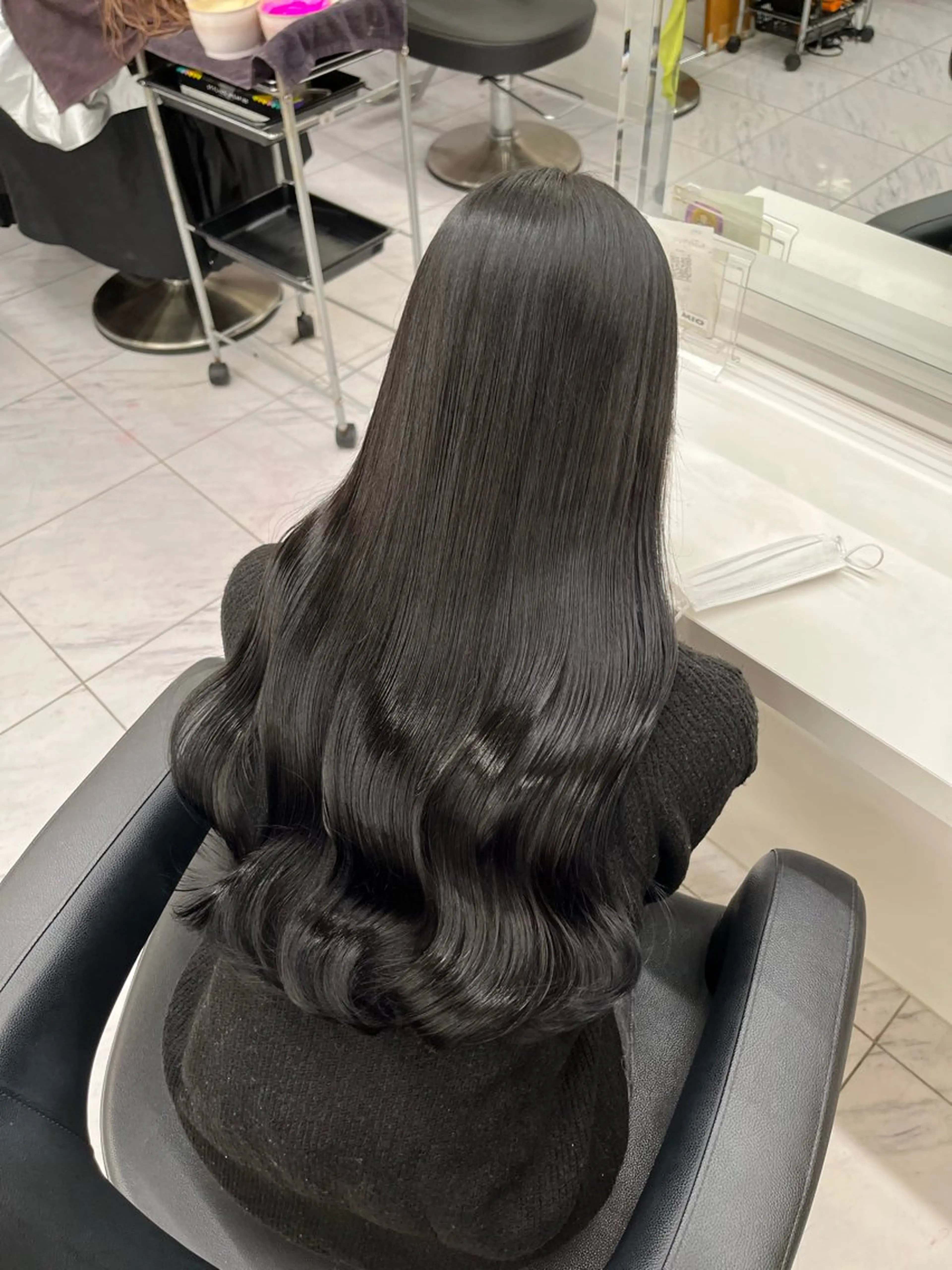 ロング 寒色＆ブリーチ特化 寒色MiOのヘアスタイル