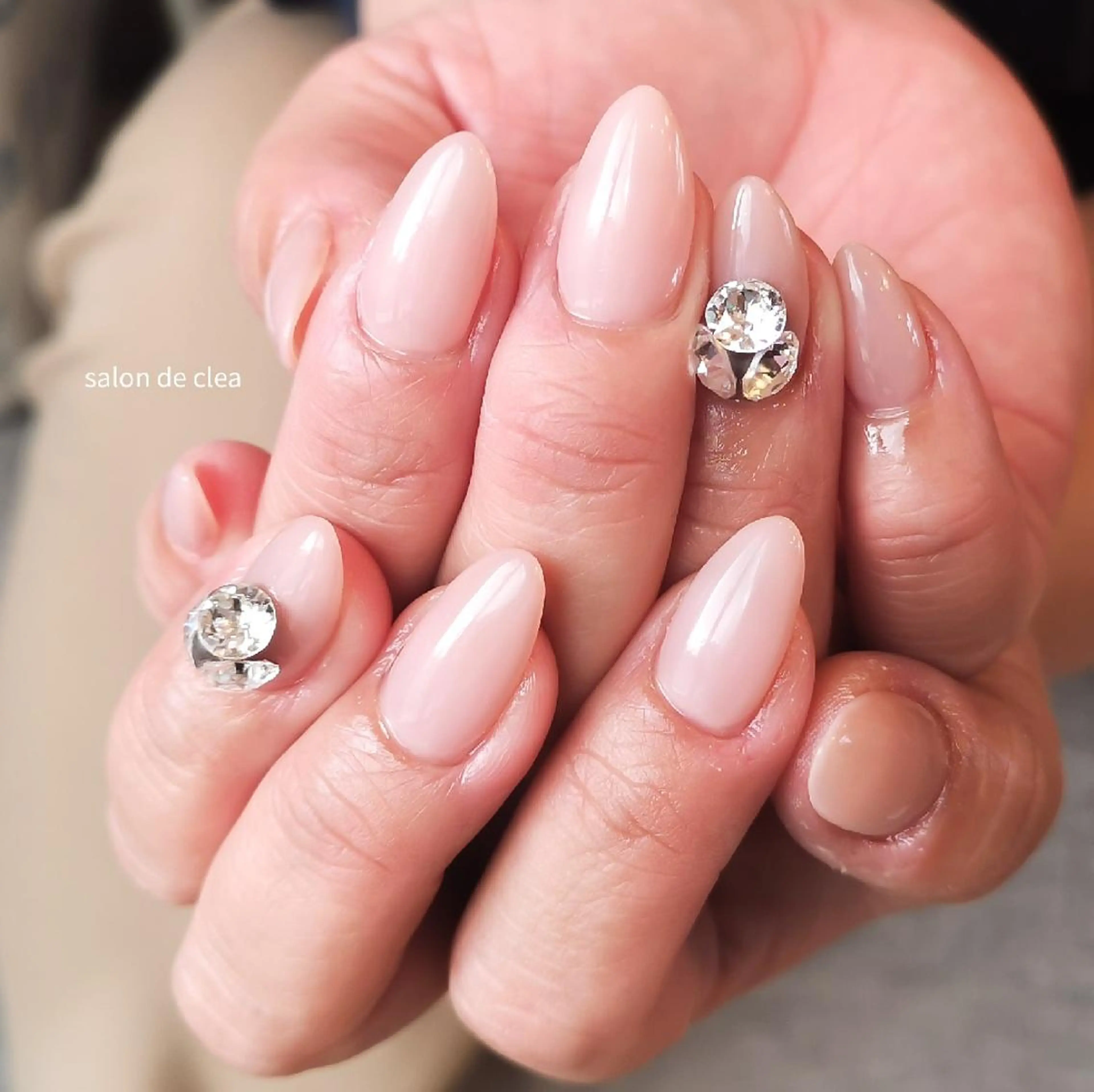 ネイル salon de clea (クレア)所属・秋山 あゆみのネイルデザイン