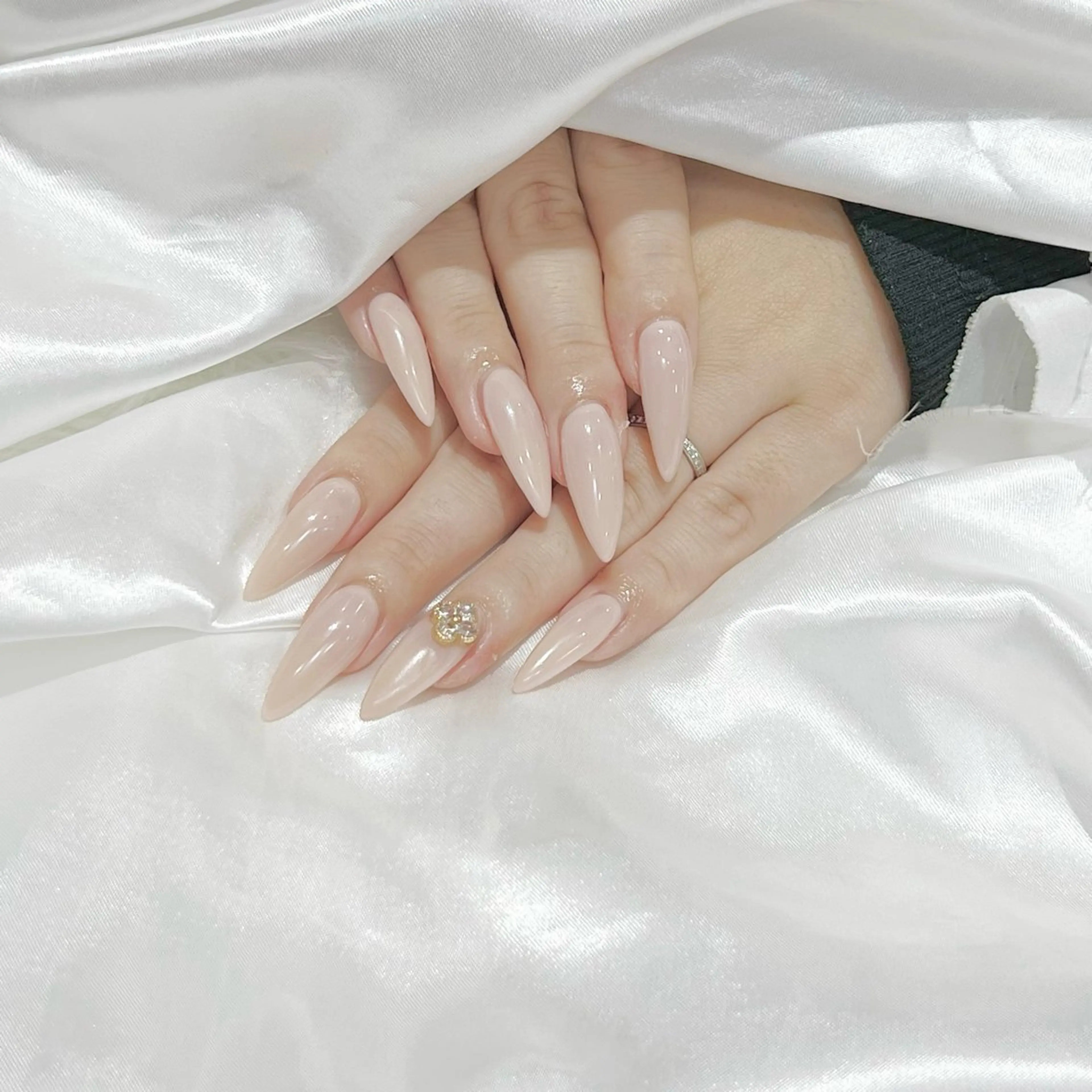 ネイル WISTERIA megumiのネイルデザイン