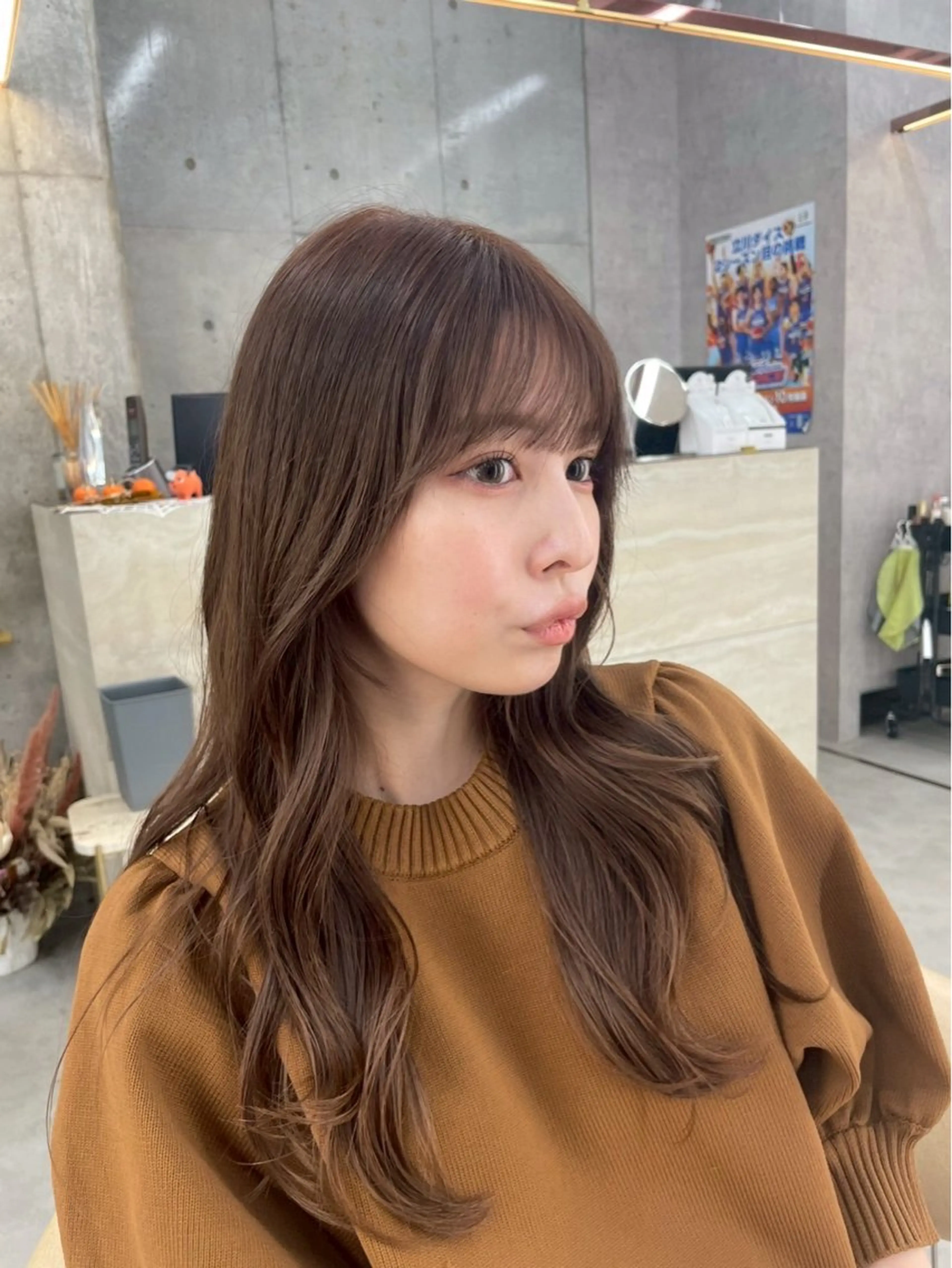 セミロング ヘアカラー トリートメント Hazuki レイヤー/艶カラーのヘアスタイル