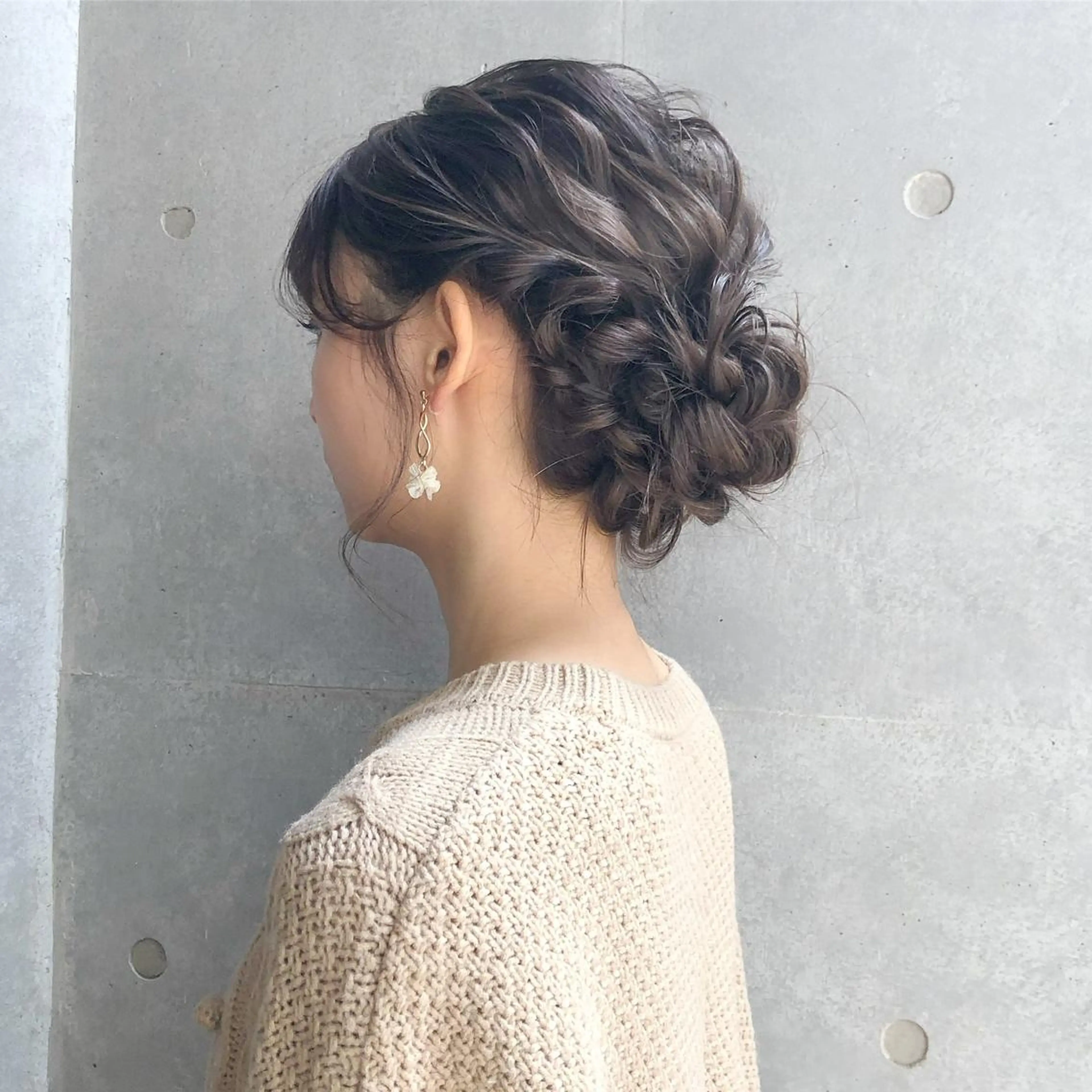 セミロング ヘアアレンジ 顔周りカット 榎園 由美のヘアスタイル