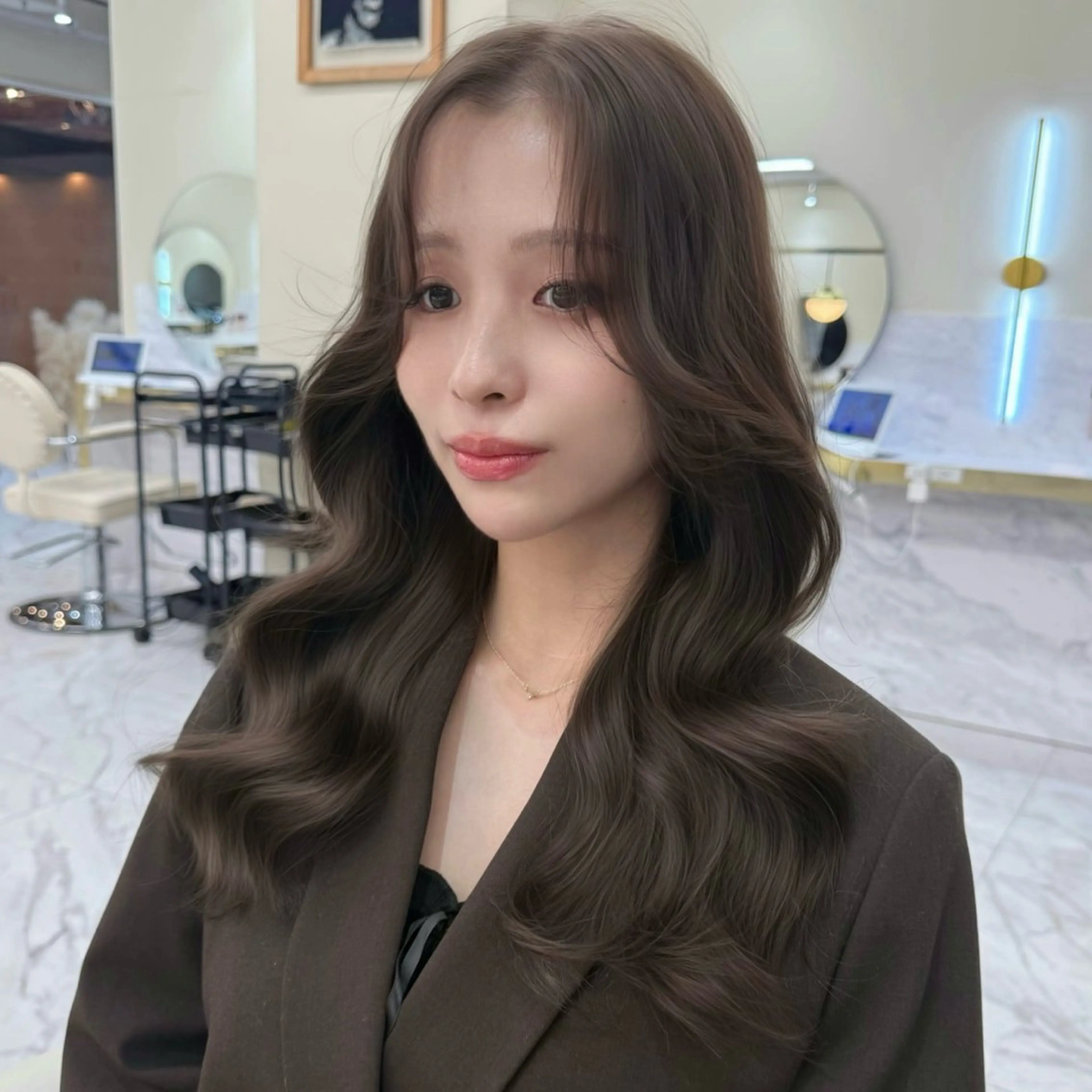 セミロング カラー パーマ ブラウンカラー 透明感カラー グレージュ オリーブカラー ピンクカラー カット ヘアカラー トリートメント CHAINON CENTREのヘアスタイル