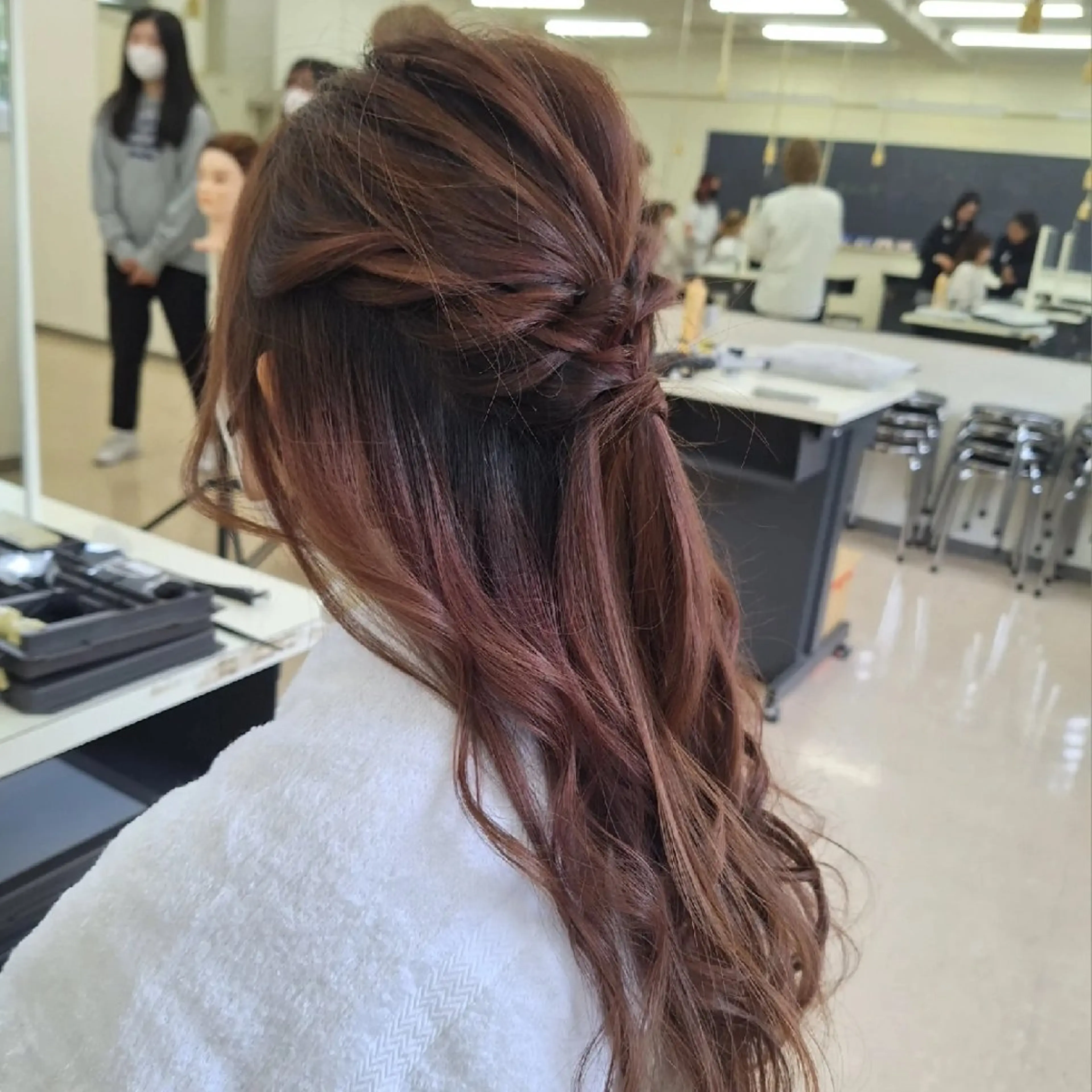 ヘアアレンジ ロング 艶髪縮毛矯正🪽💫 安田彩愛のヘアスタイル