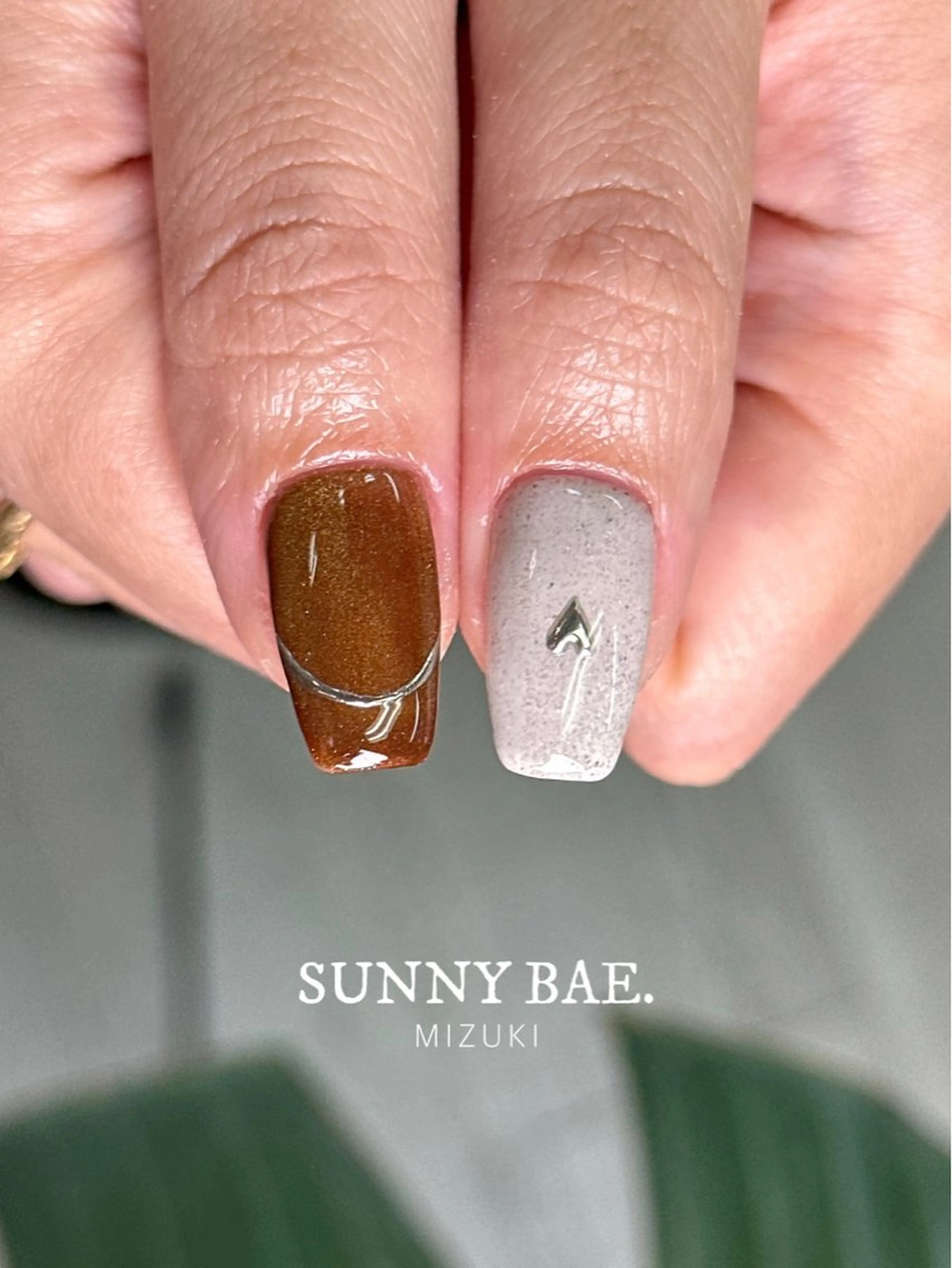 ネイル フレンチネイル ゴールド ハート ミラーネイル SUNNY BAE. 🌼MIZUKIのネイルデザイン