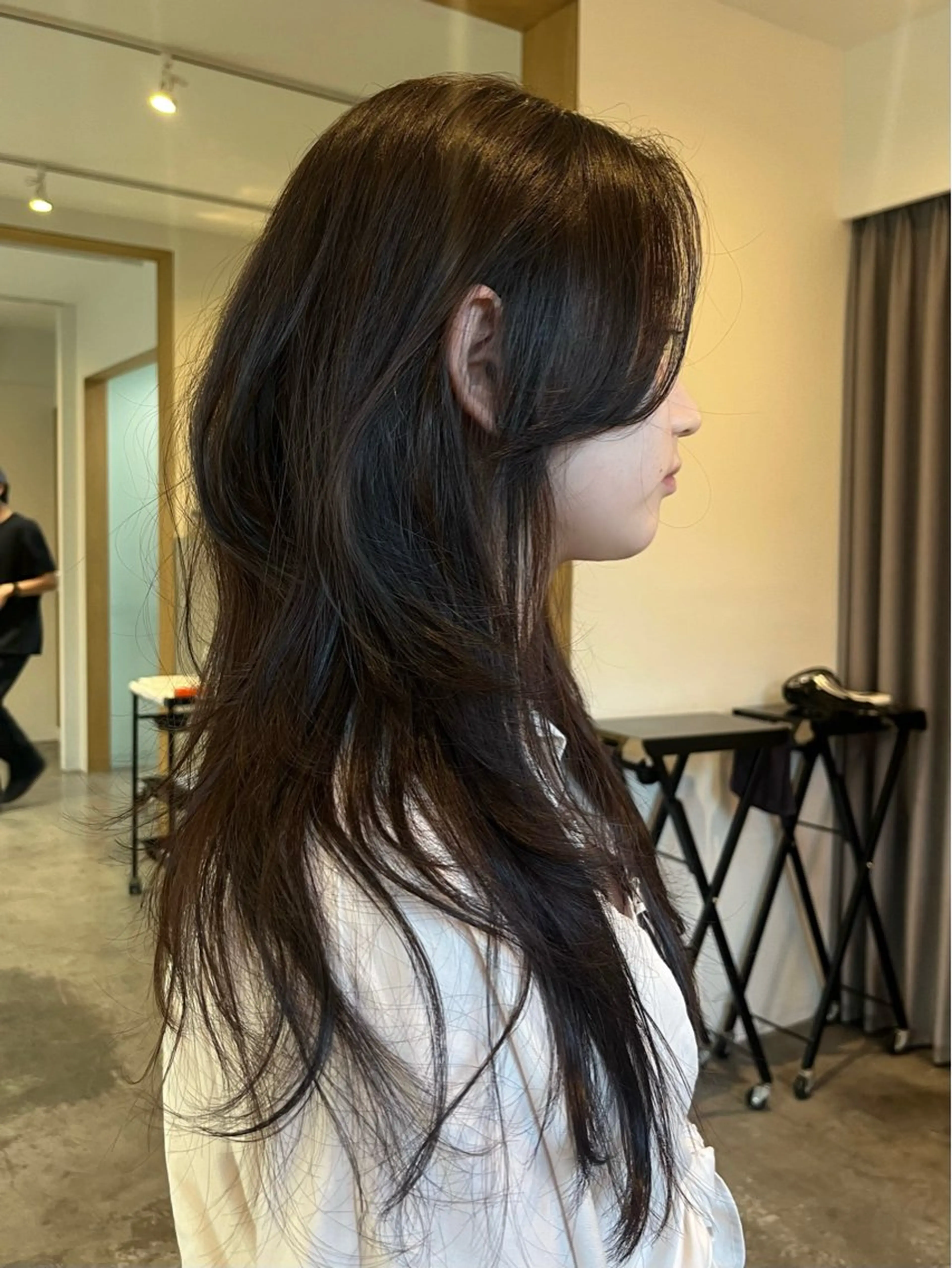 ロング ハッシュカット ロング カット トリートメント YUI／レイヤー カット/透明感カラーのヘアスタイル