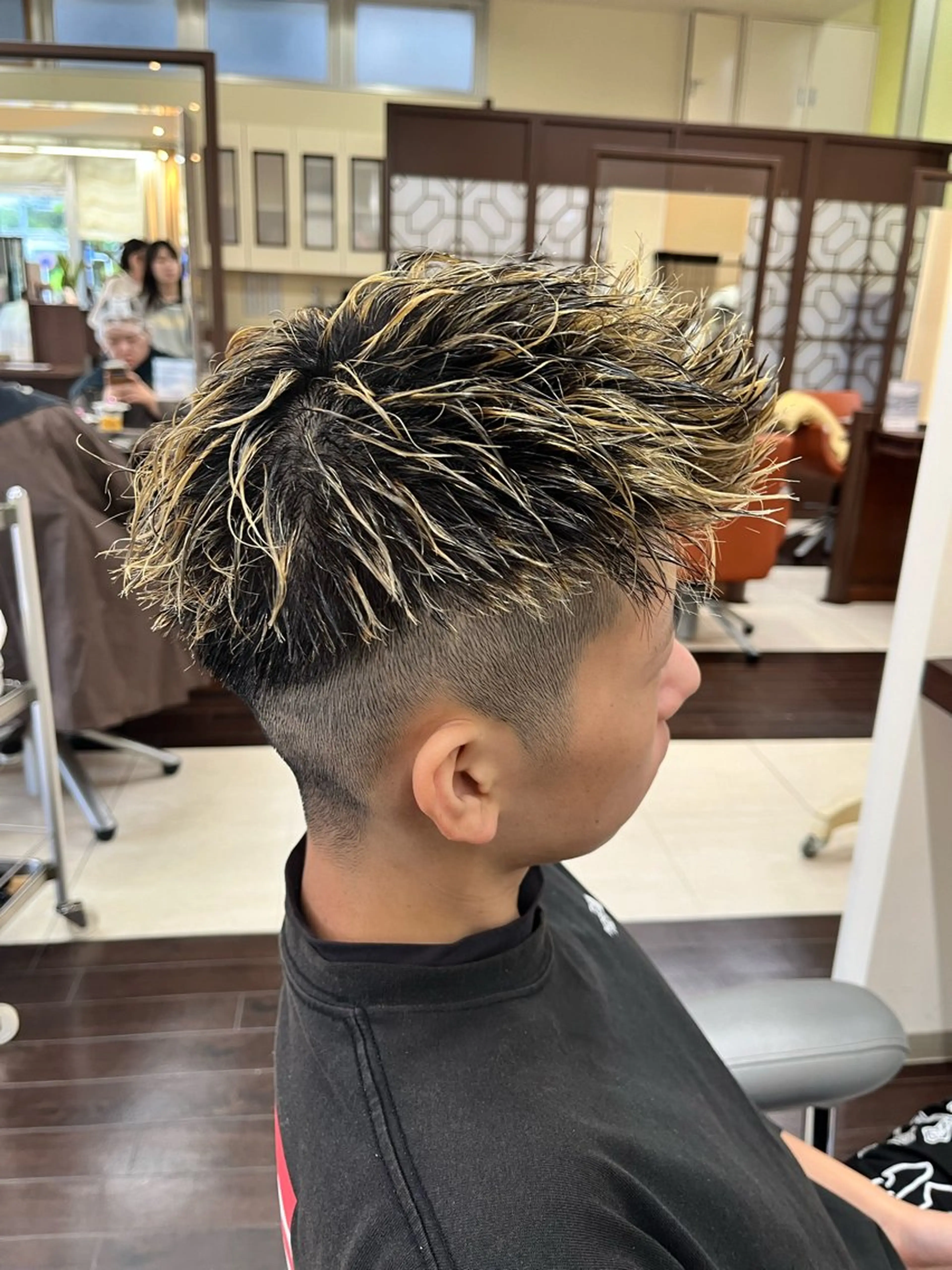 ショート カラー パーマ メンズ メンズメッシュ モヒカン メンズパーマ メンズツイストパーマ メッシュ AROH men's cut&men's perm 船橋店所属・🧊メンズ特化🧊 高木航希のヘアスタイル