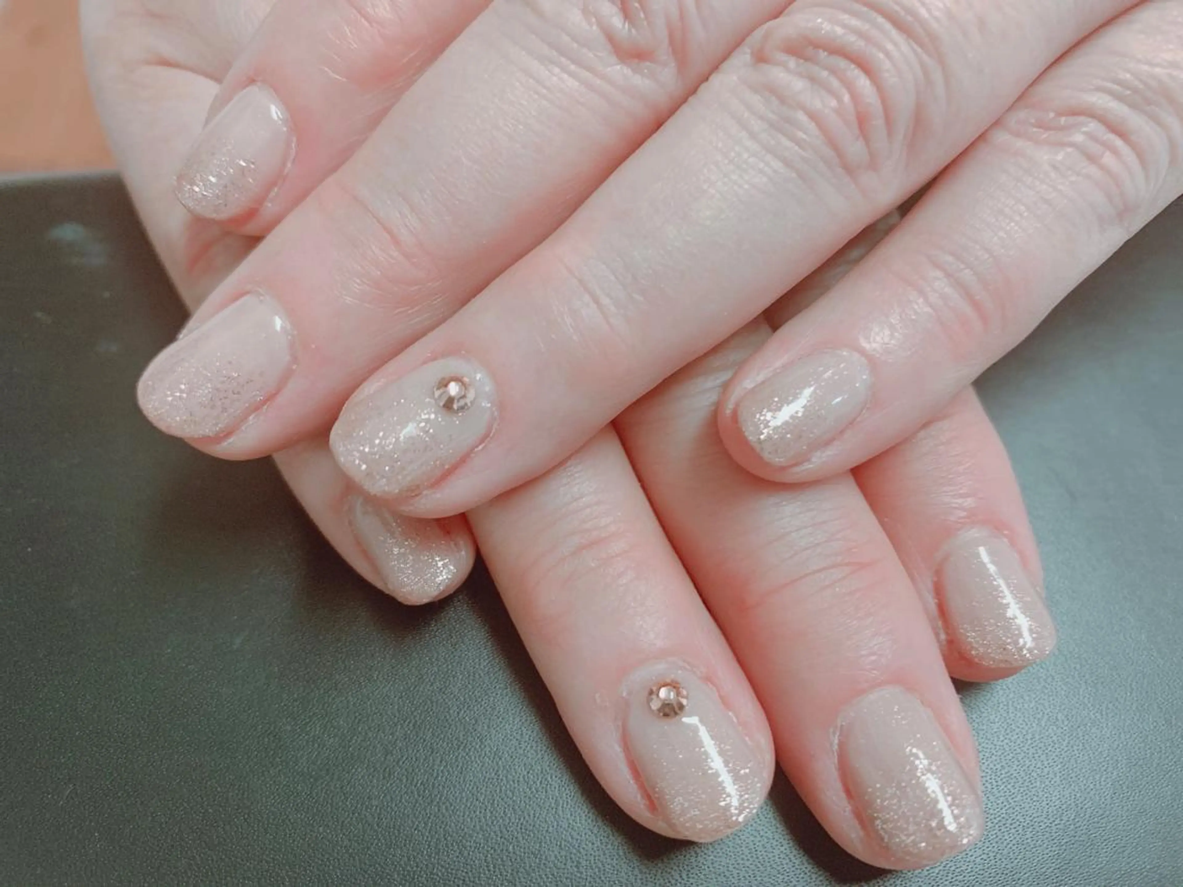 ネイル ストーンネイル nico.nico.mark NAIL所属・小林 梓のエステ・リラクイメージ