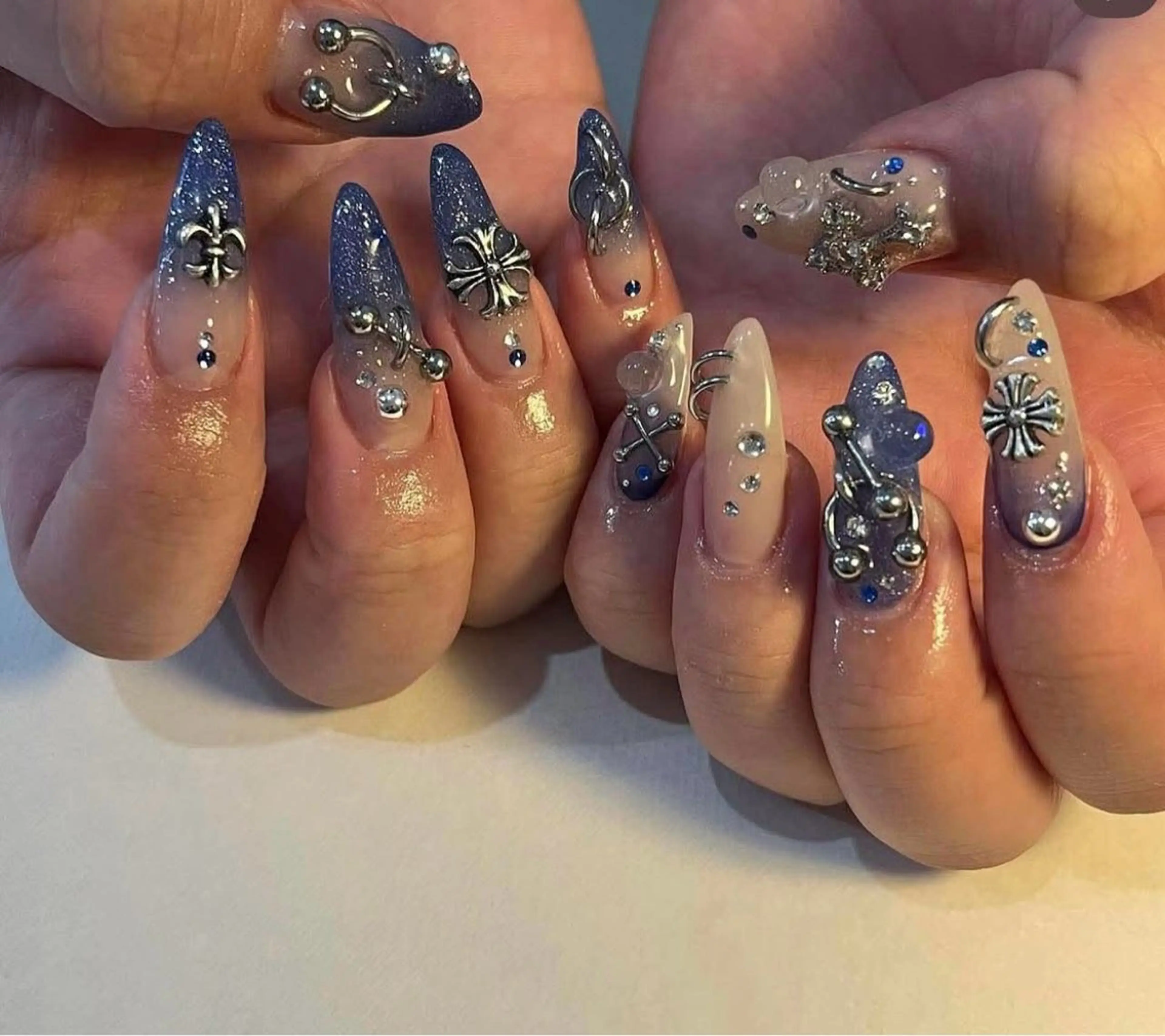 ネイル ハンドネイル HIN NAILのネイルデザイン