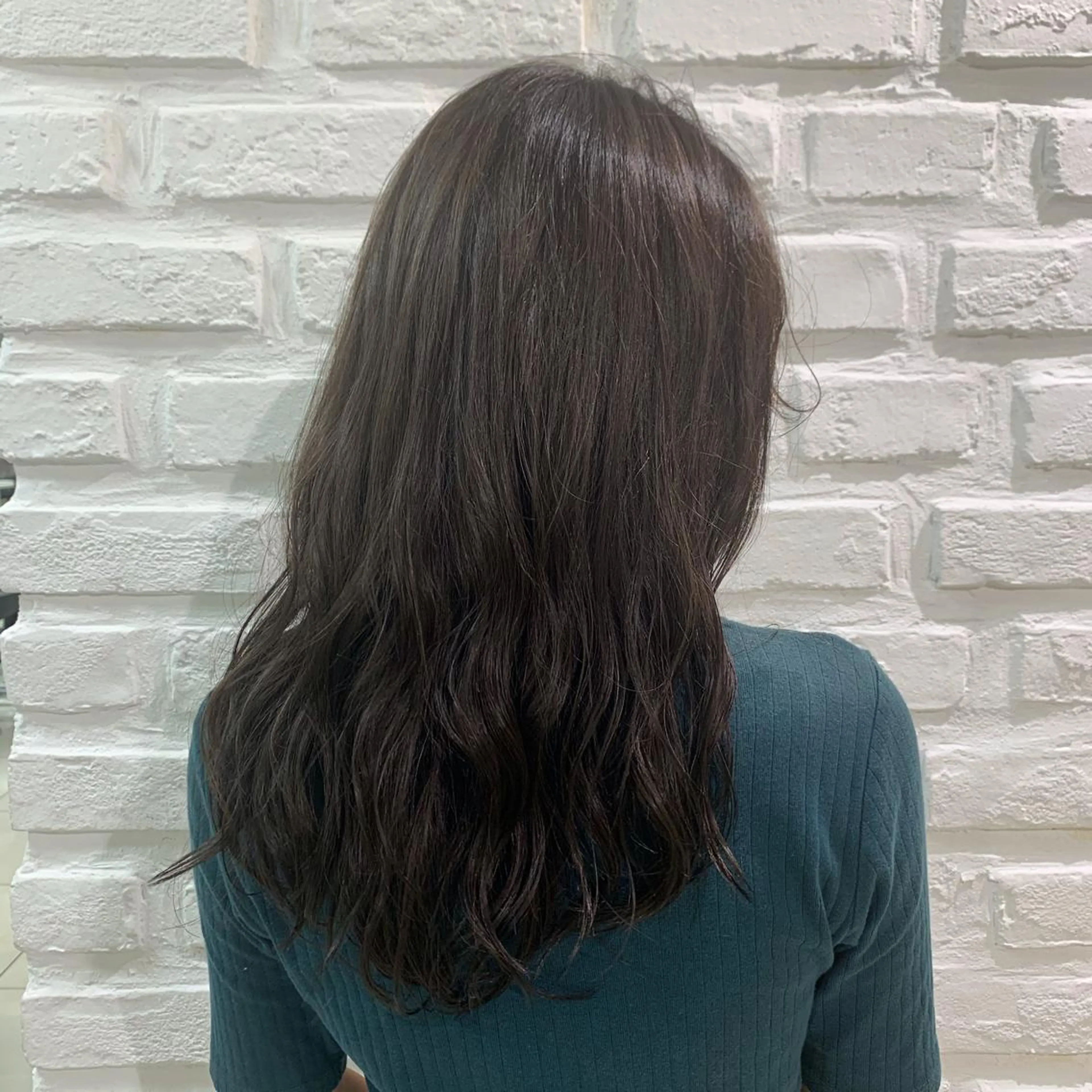 ロング カラー 透明感カラー グレージュ イルミナカラー トリートメント カット ヘアカラー トリートメント 暖色カラー💜 中山由梨のヘアスタイル