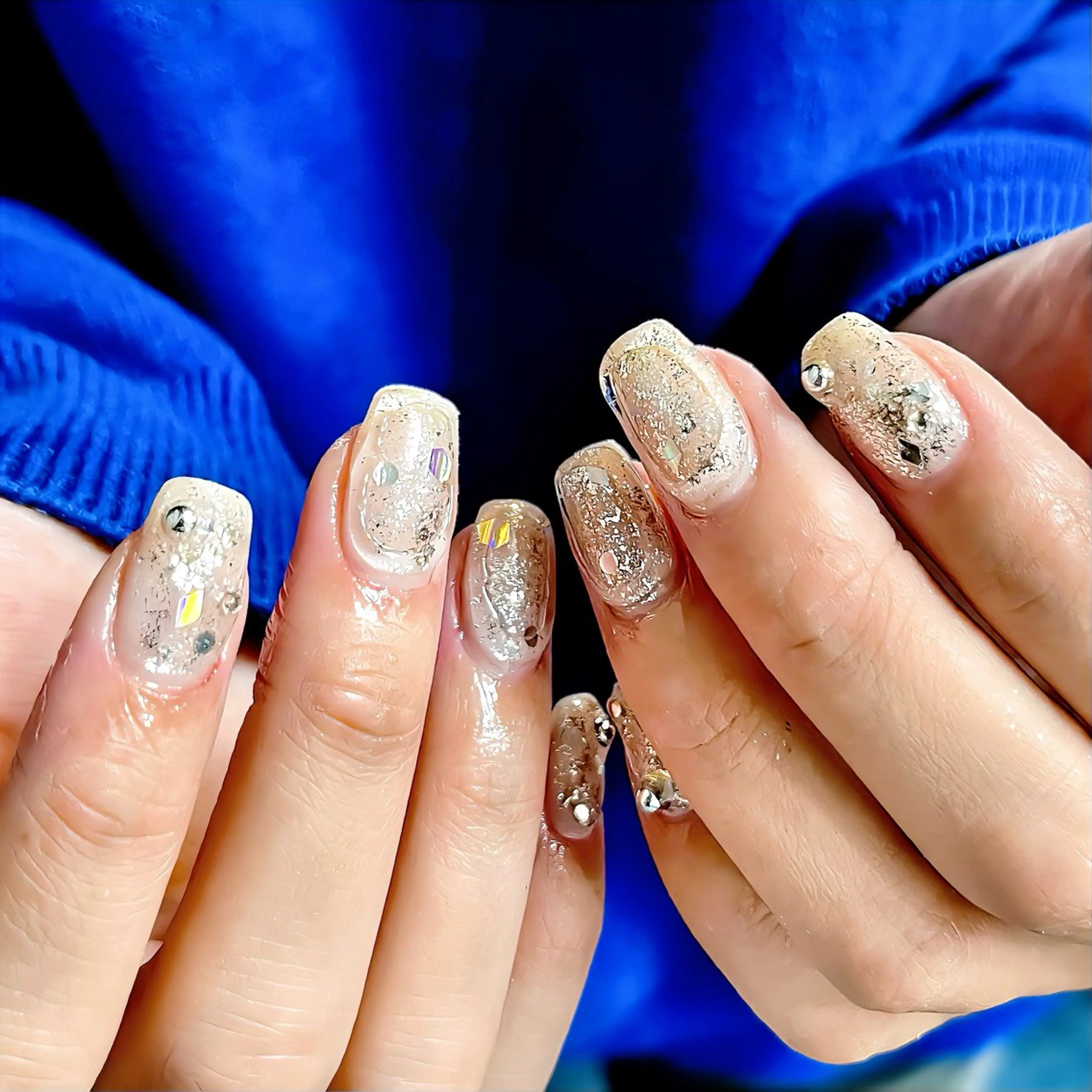 ネイル チークネイル キラキラネイル マグネットネイル ワンホンネイル 冬ネイル ハンドネイル 🫧OPELIA NAIL渋谷🫧のネイルデザイン