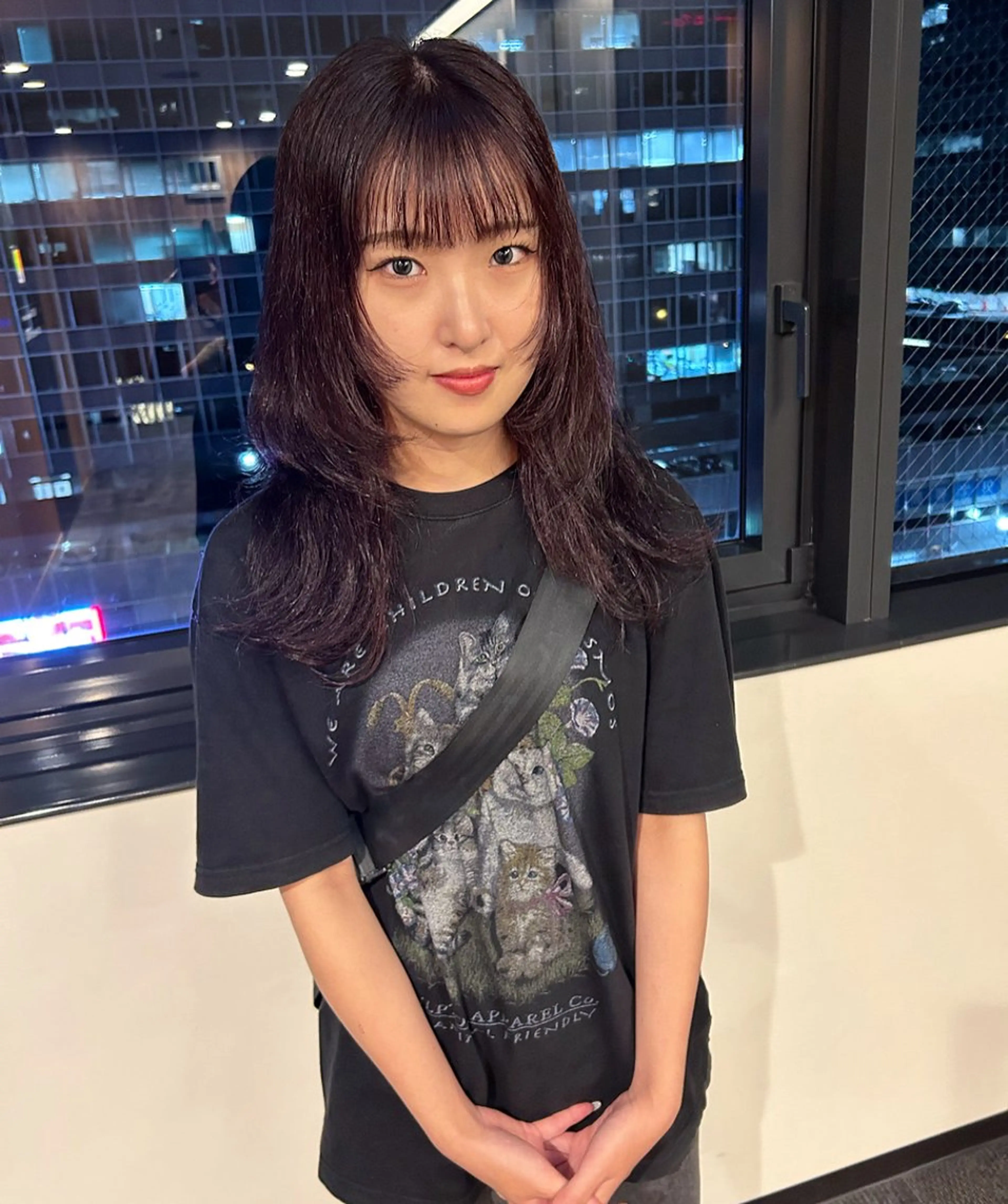 セミロング カラー パーマ ヘアアレンジ レイヤーカット ウルフカット ウルフレイヤー カット ヘアカラー トリートメント 髪と音処　マトぺ所属・ダブルカラー/ボブ ブリーチカラー/ユリのヘアスタイル