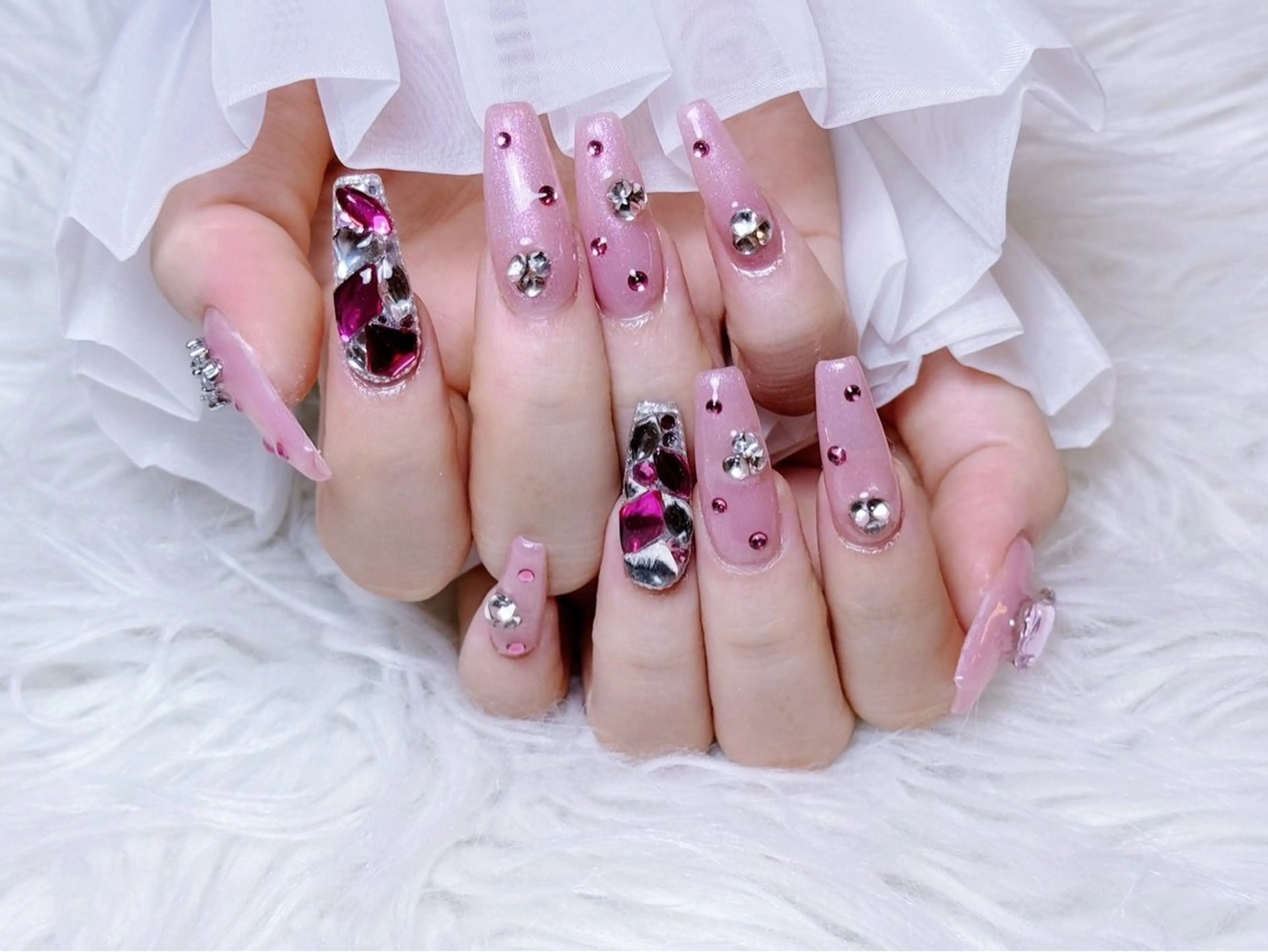 ネイル ハンドネイル ☁️Yun nail KiKi☁️のネイルデザイン