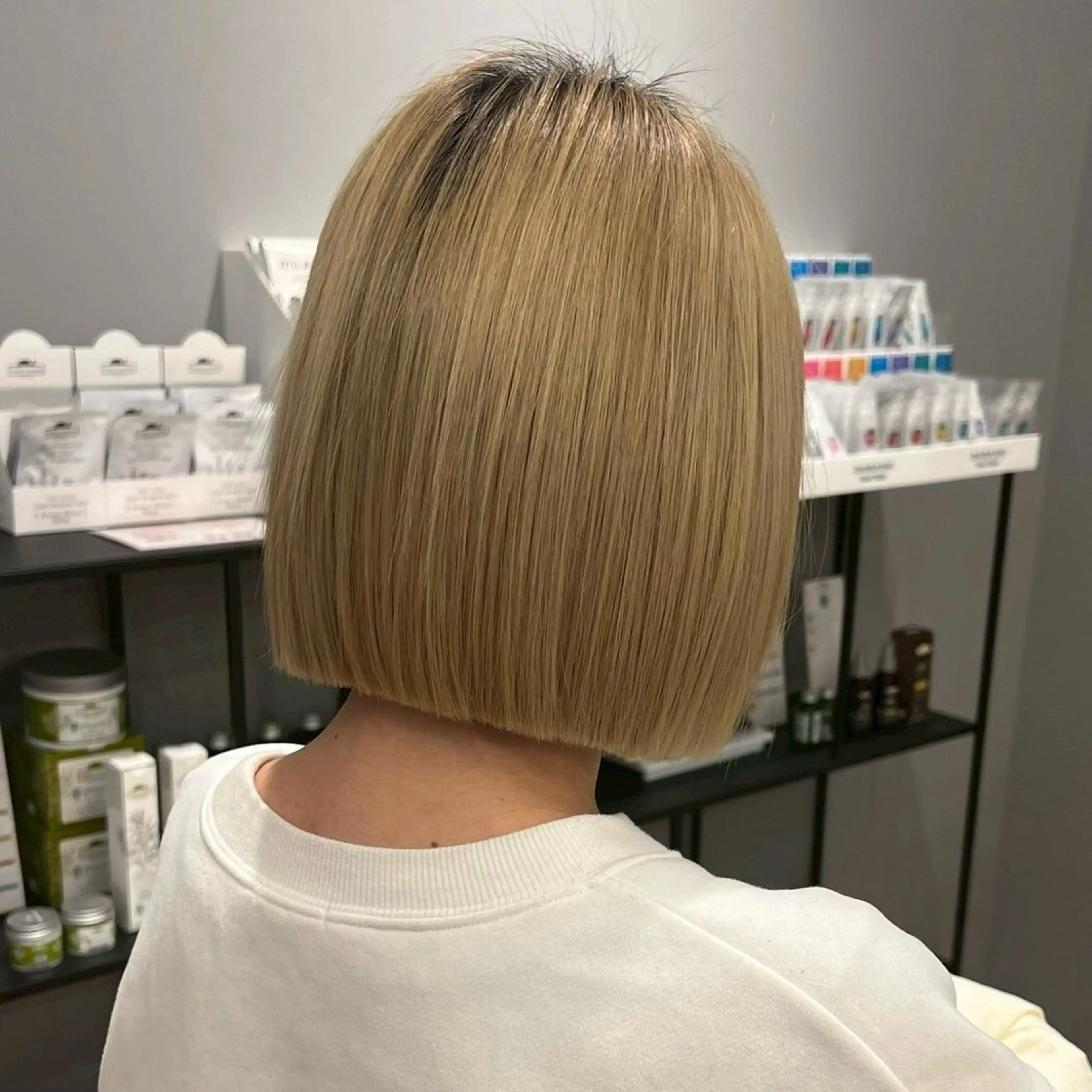 ショート 吉岡美音 GIEN NU茶屋町のヘアスタイル