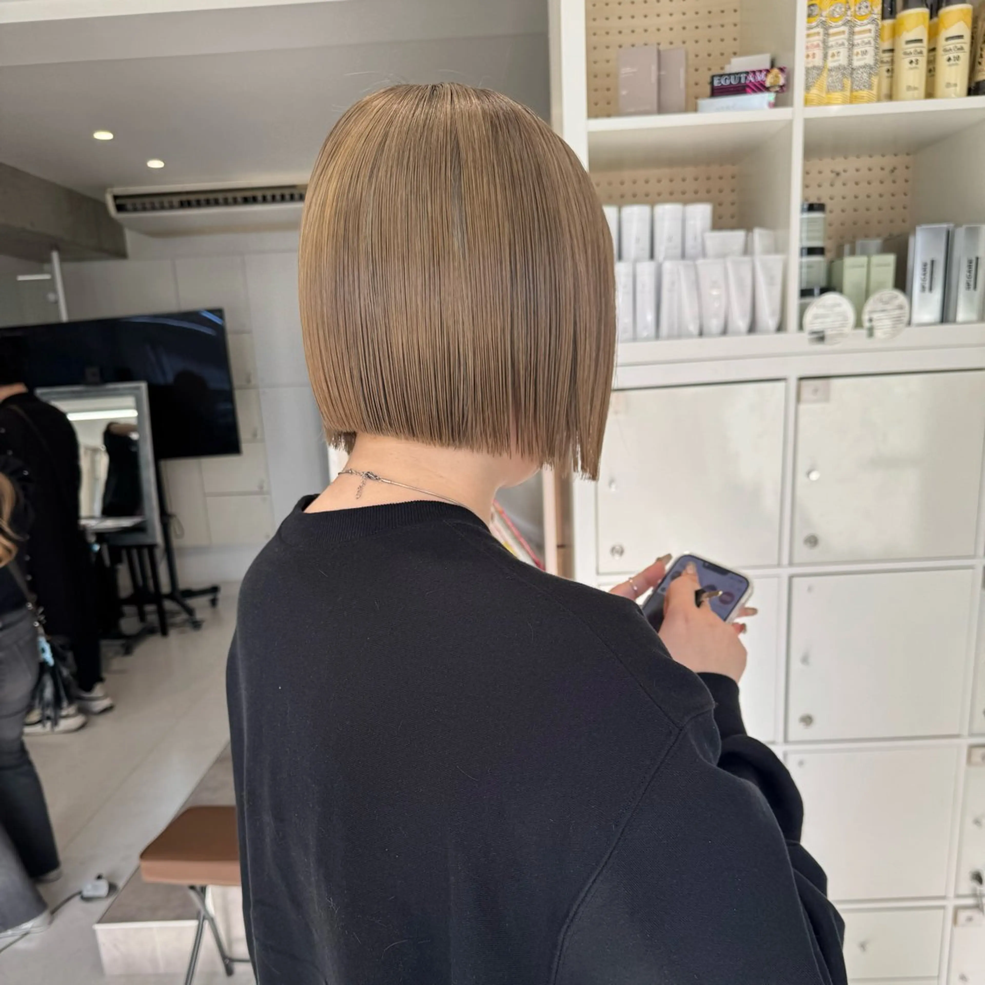 ミディアム 切りっぱなしボブ ボブ カット 会田有紀 /切りっぱなしボブのヘアスタイル