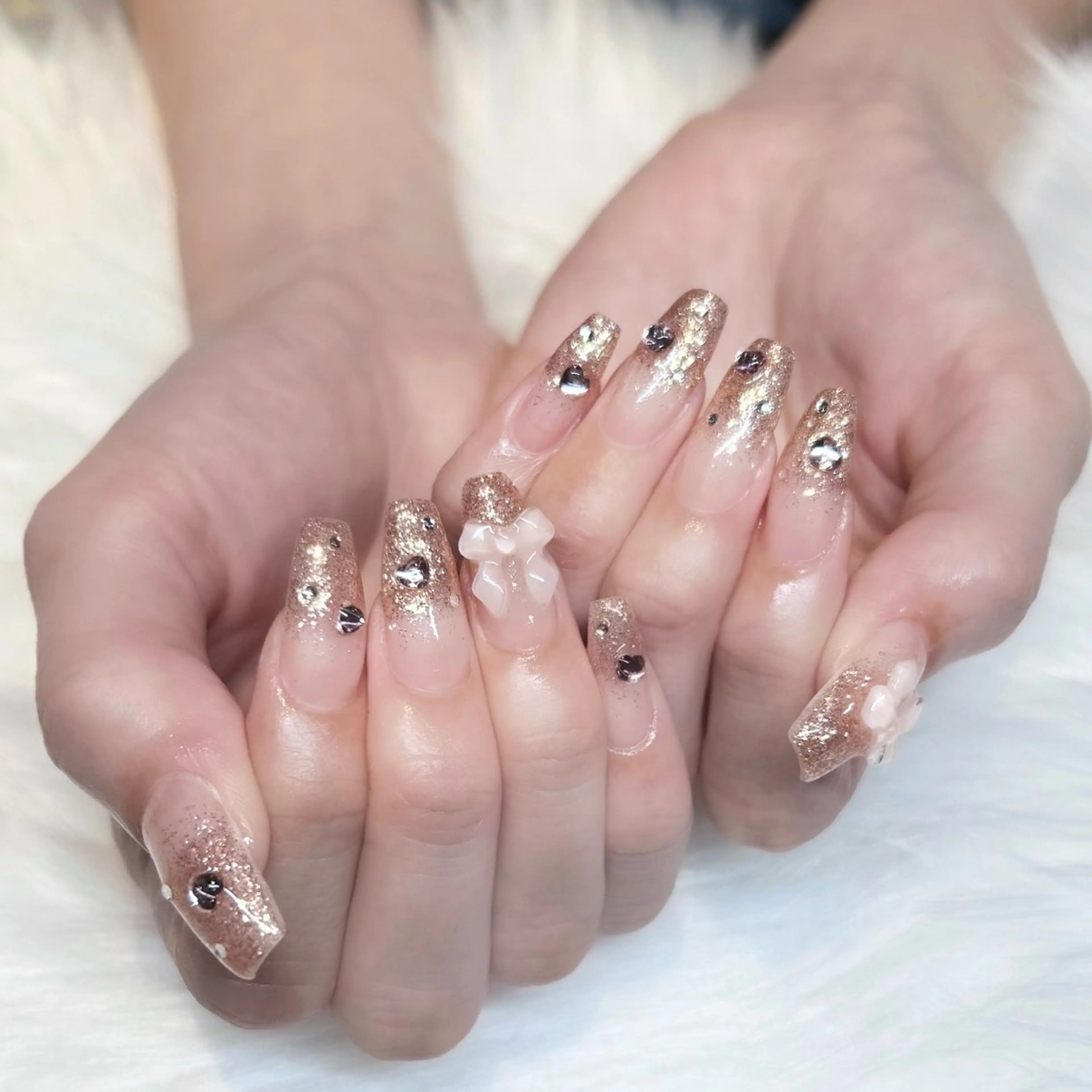 ネイル アートネイル グラデーション ハート キラキラネイル リボン ハンドネイル Keli Nailのネイルデザイン