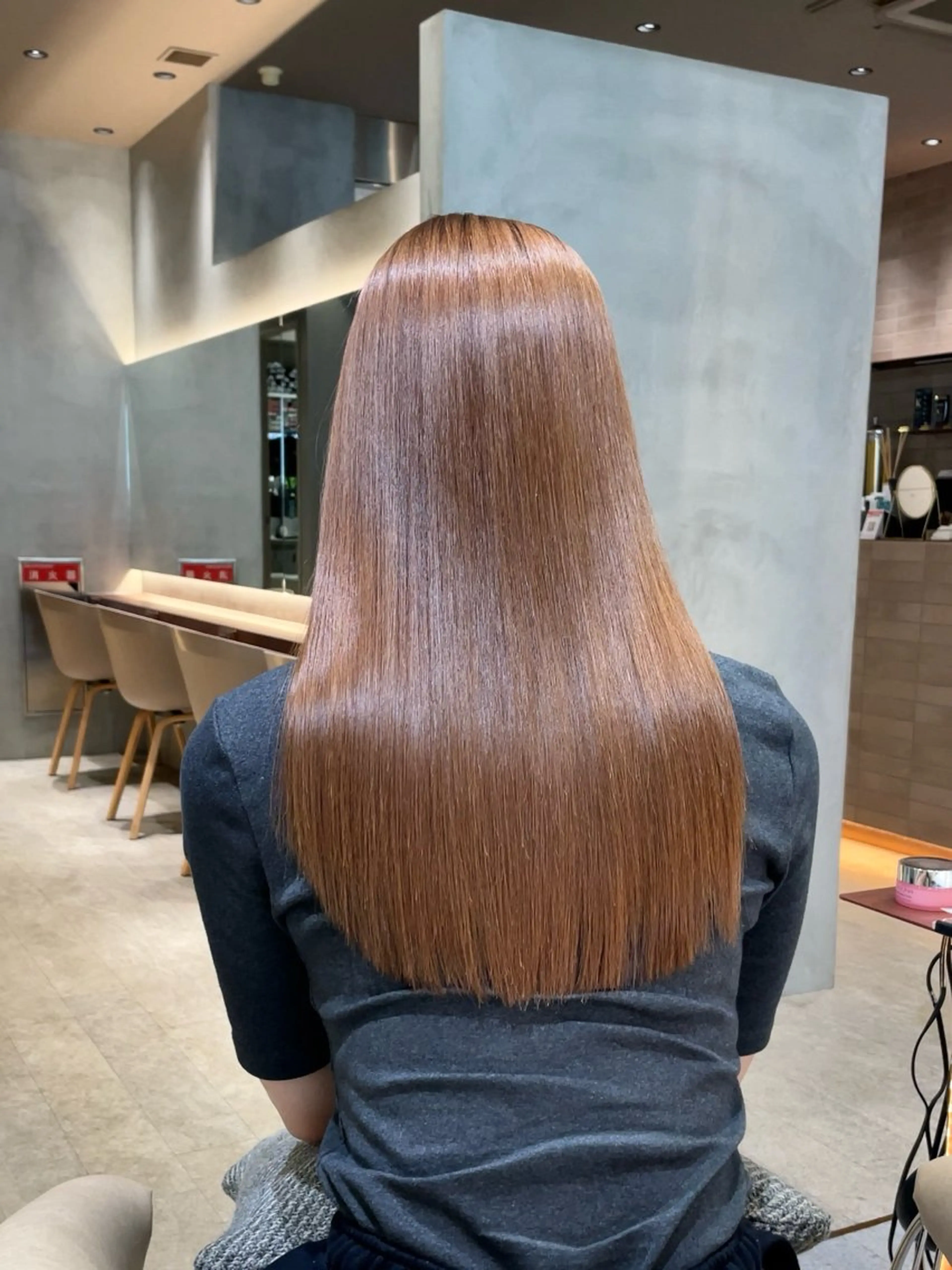 セミロング カット ヘアカラー 縮毛矯正 トリートメント 🦋美髪矯正、髪質 改善のプロ🦋アオイのヘアスタイル