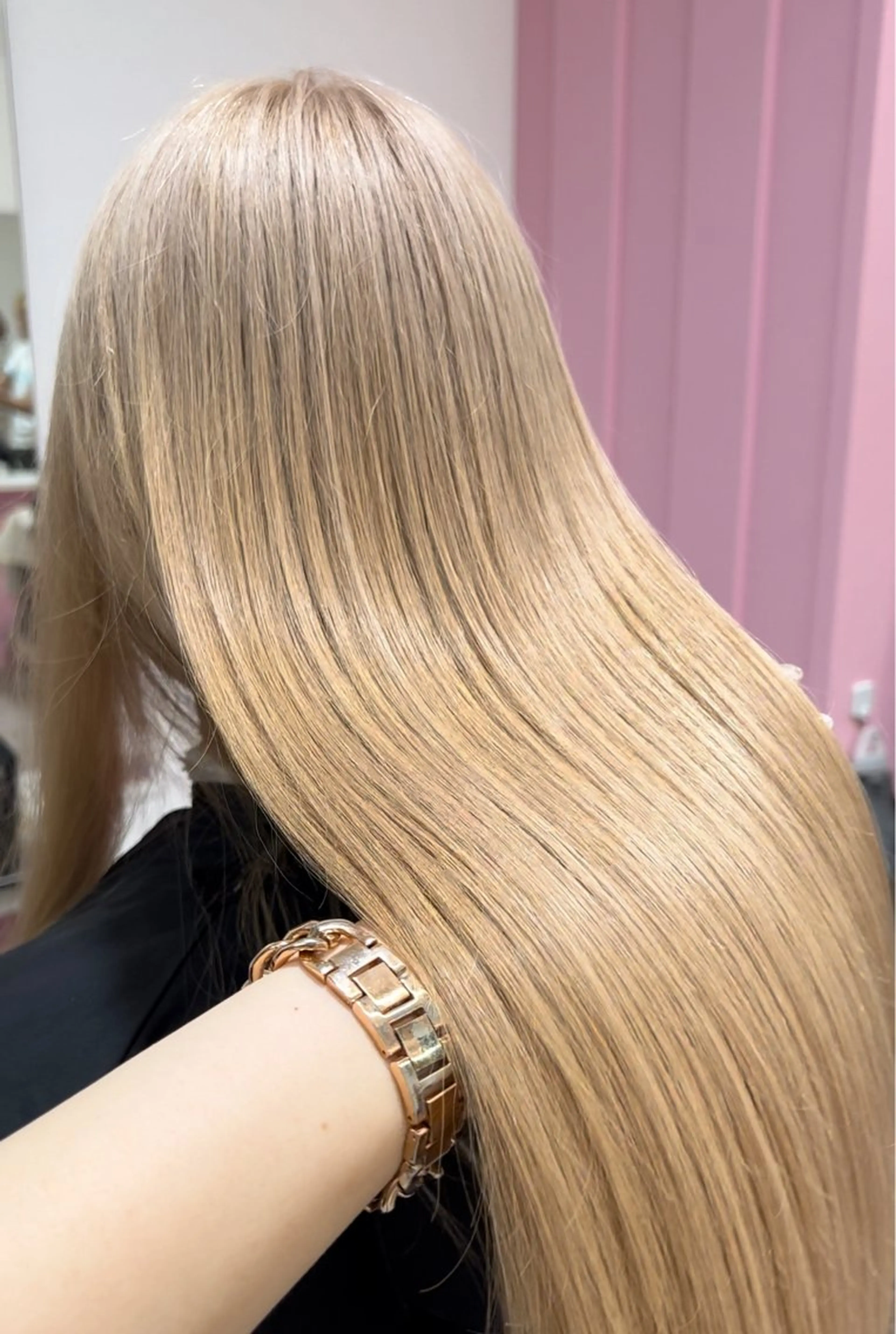 ロング ヘアカラー トリートメント ハイトーン♡ブリーチ ♡エクステ♡nanaのヘアスタイル