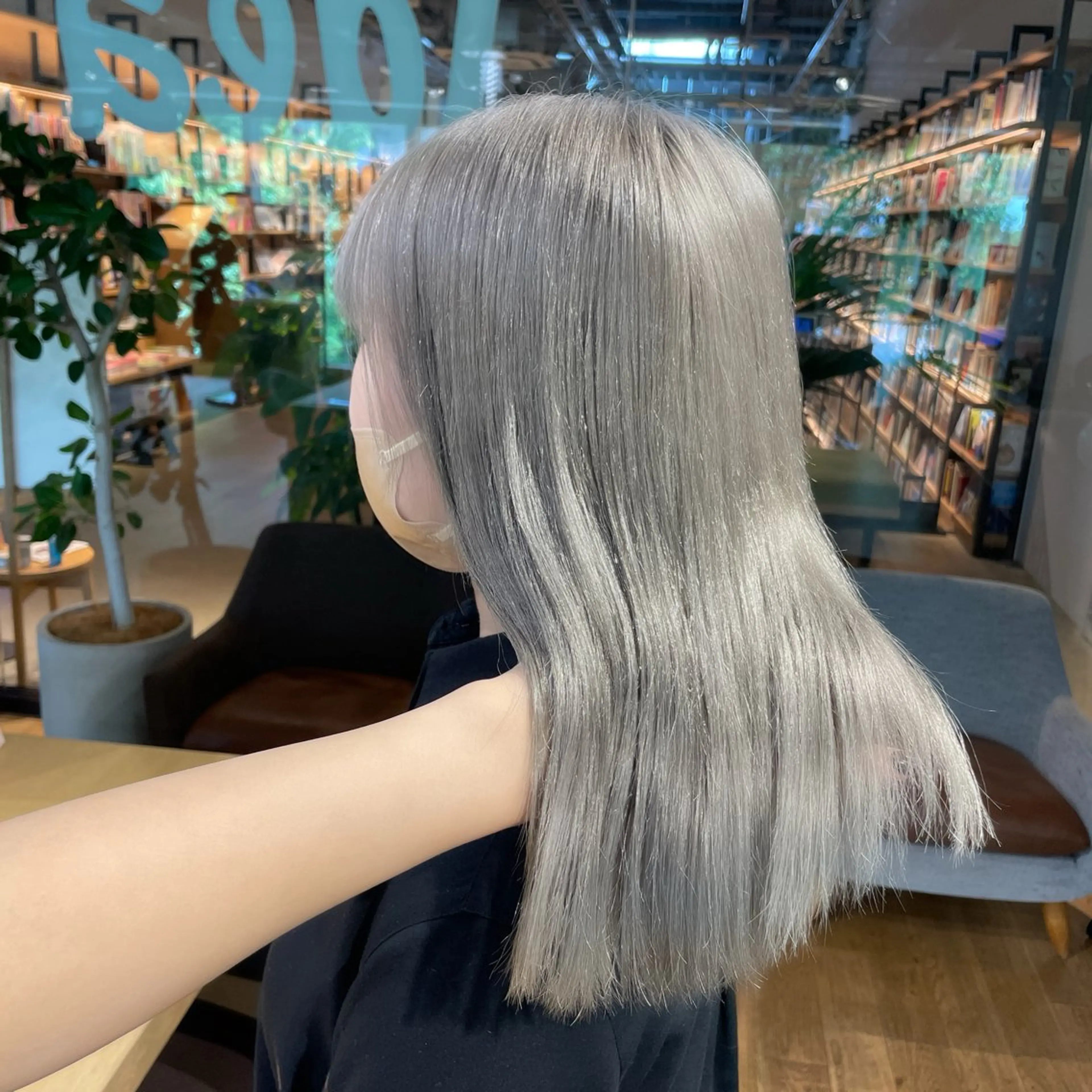 セミロング カラー ブリーチ 韓国風カラー🤎 𝒄𝒉𝒊𝒌𝒂のヘアスタイル