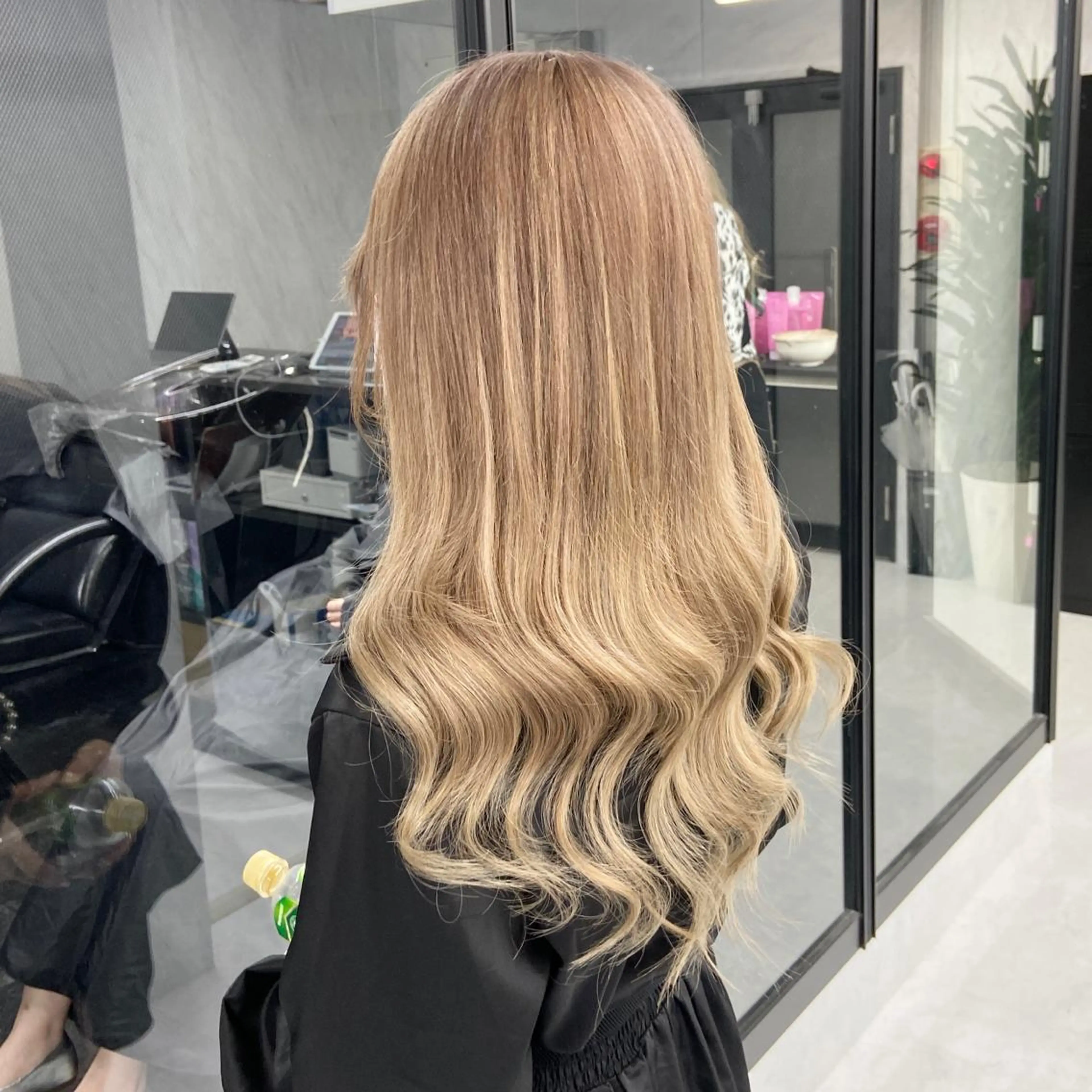 ロング カラー ハイトーンカラー ヘアカラー トリートメント エクステ ミルボンAujua認定サロン Ria  OSAKA 梅田所属・メンズ、エクステ特化 Ryuのヘアスタイル