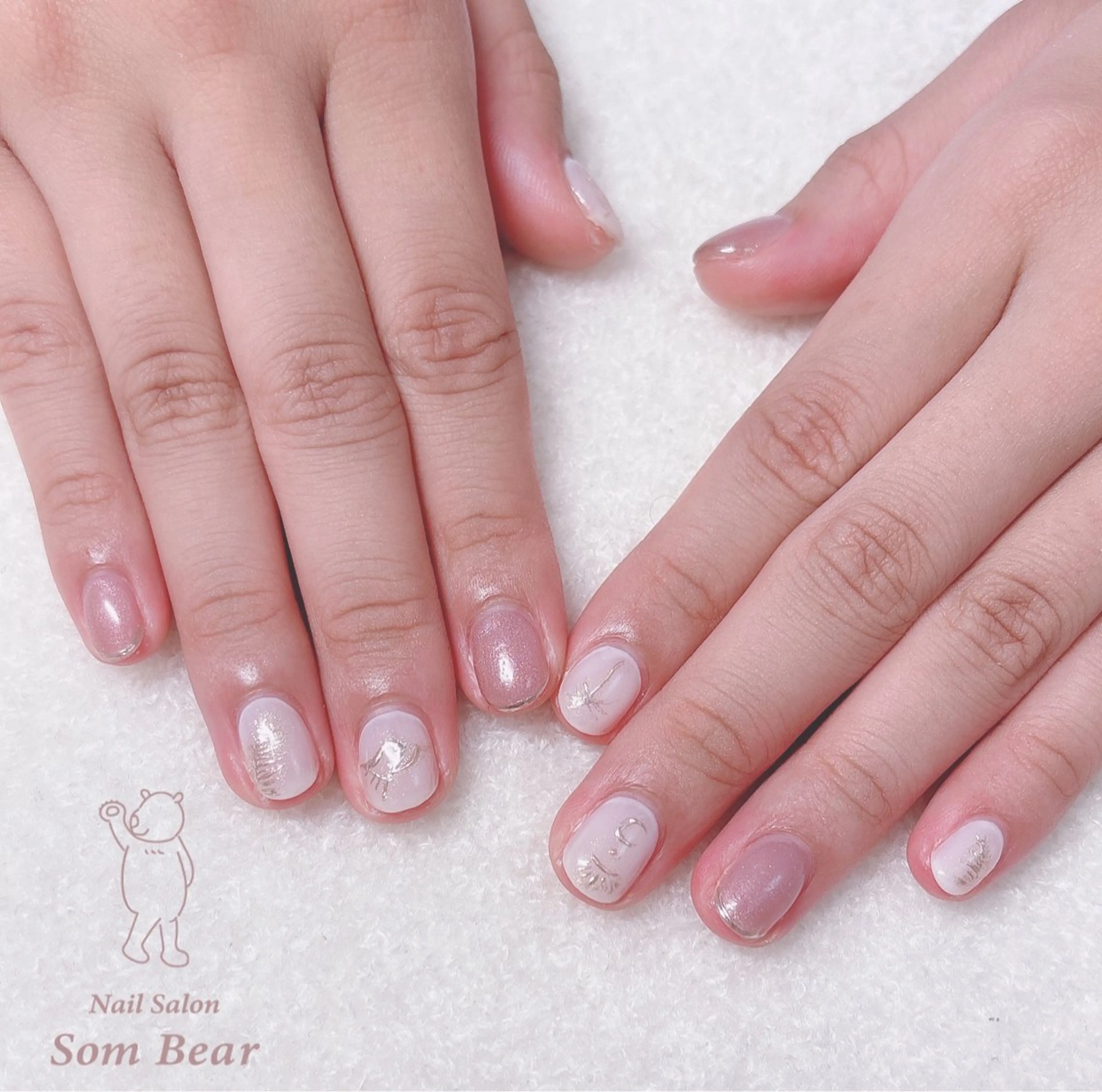 ネイル アートネイル ジェルネイル 卒業式 ミラーネイル 持ち込み ハンドネイル Som Bear所属・nail salon Som Bear🧸のネイルデザイン