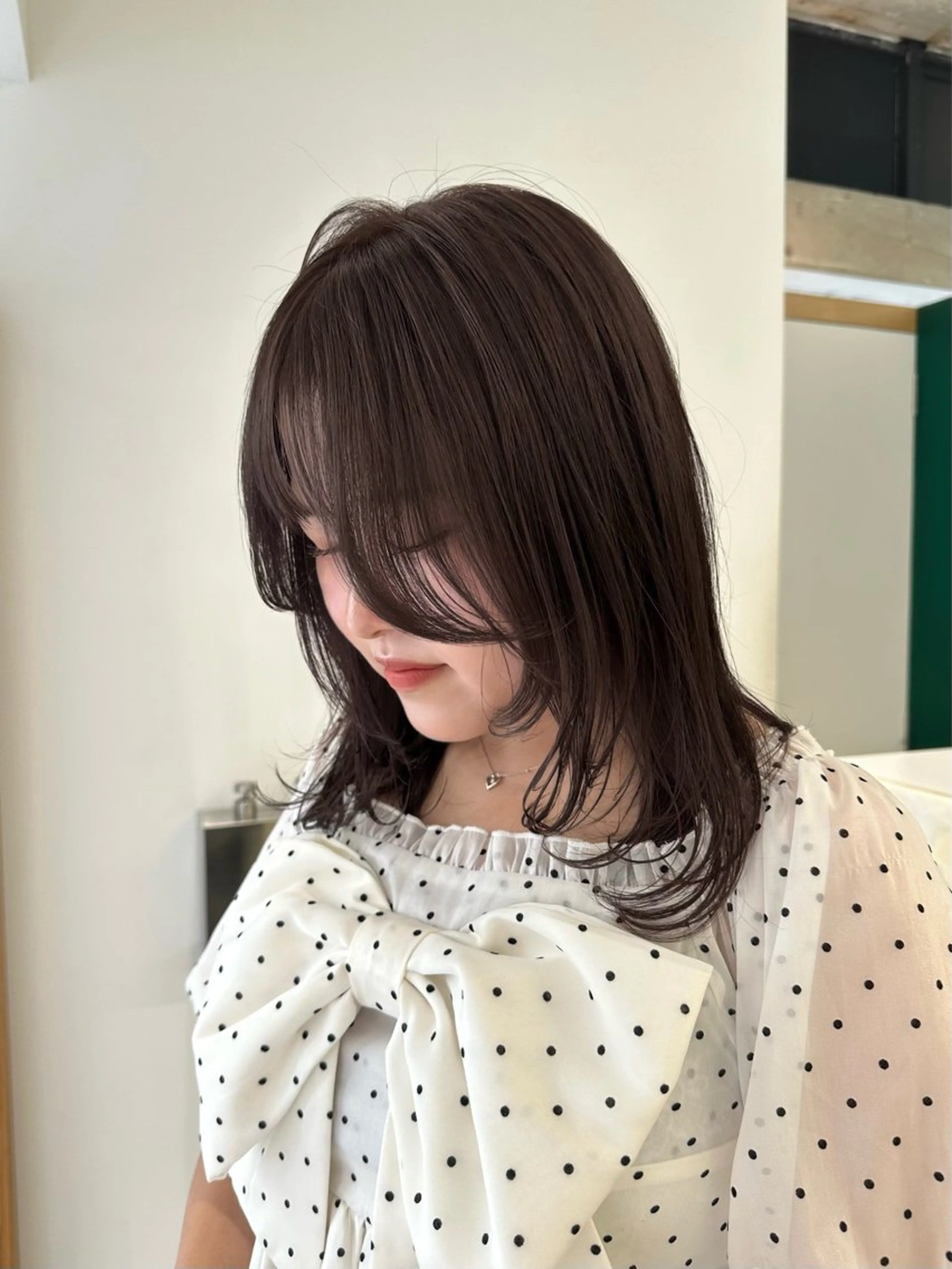 ミディアム カラー ブラウンカラー ラベンダーカラー ラベンダーブラウン レイヤーカット カット ヘアカラー M所属・ハイトーン/透け感 カラー🎀真香のヘアスタイル