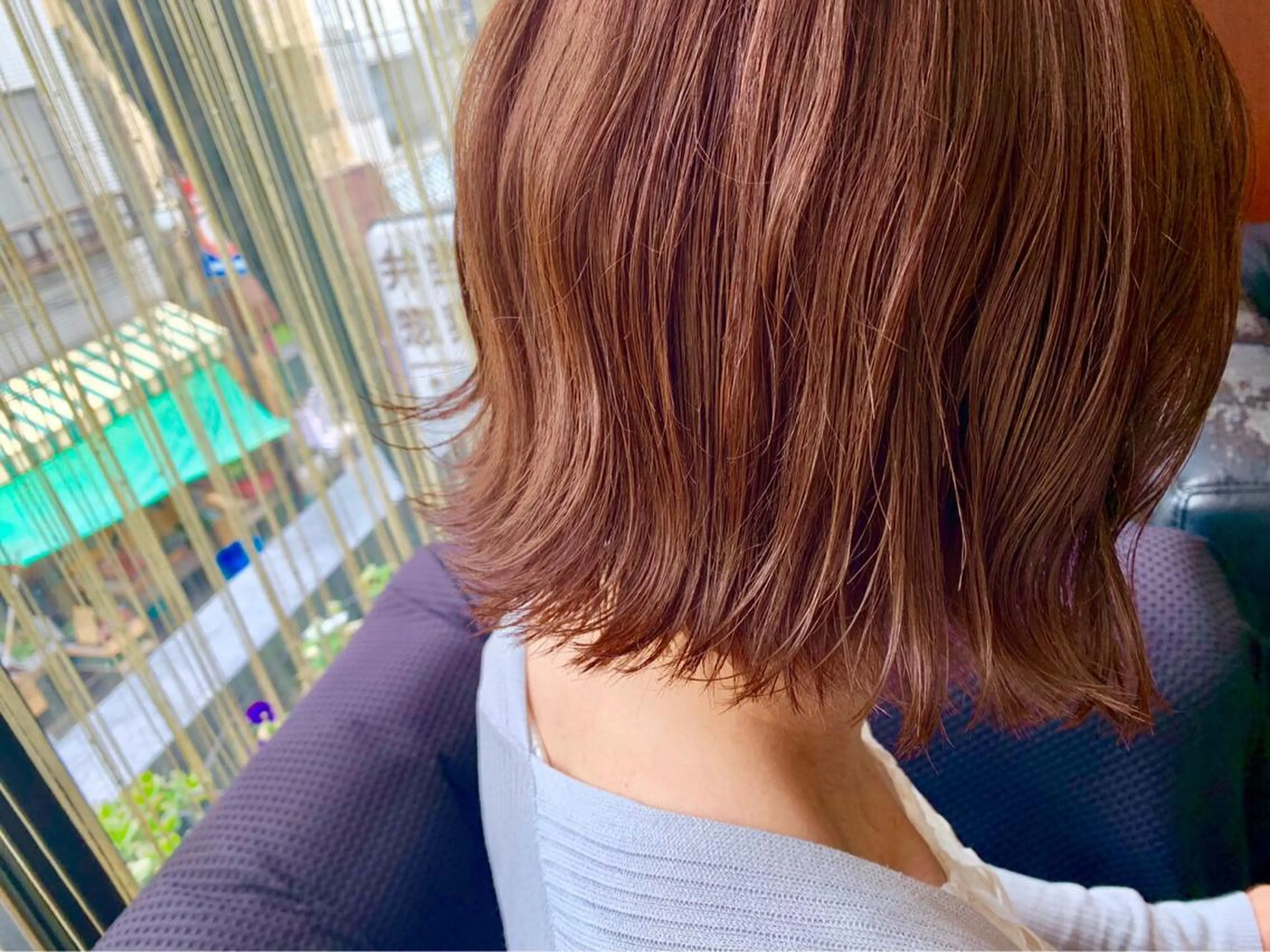 ミディアム カラー 瀬川 茉衣子のヘアスタイル