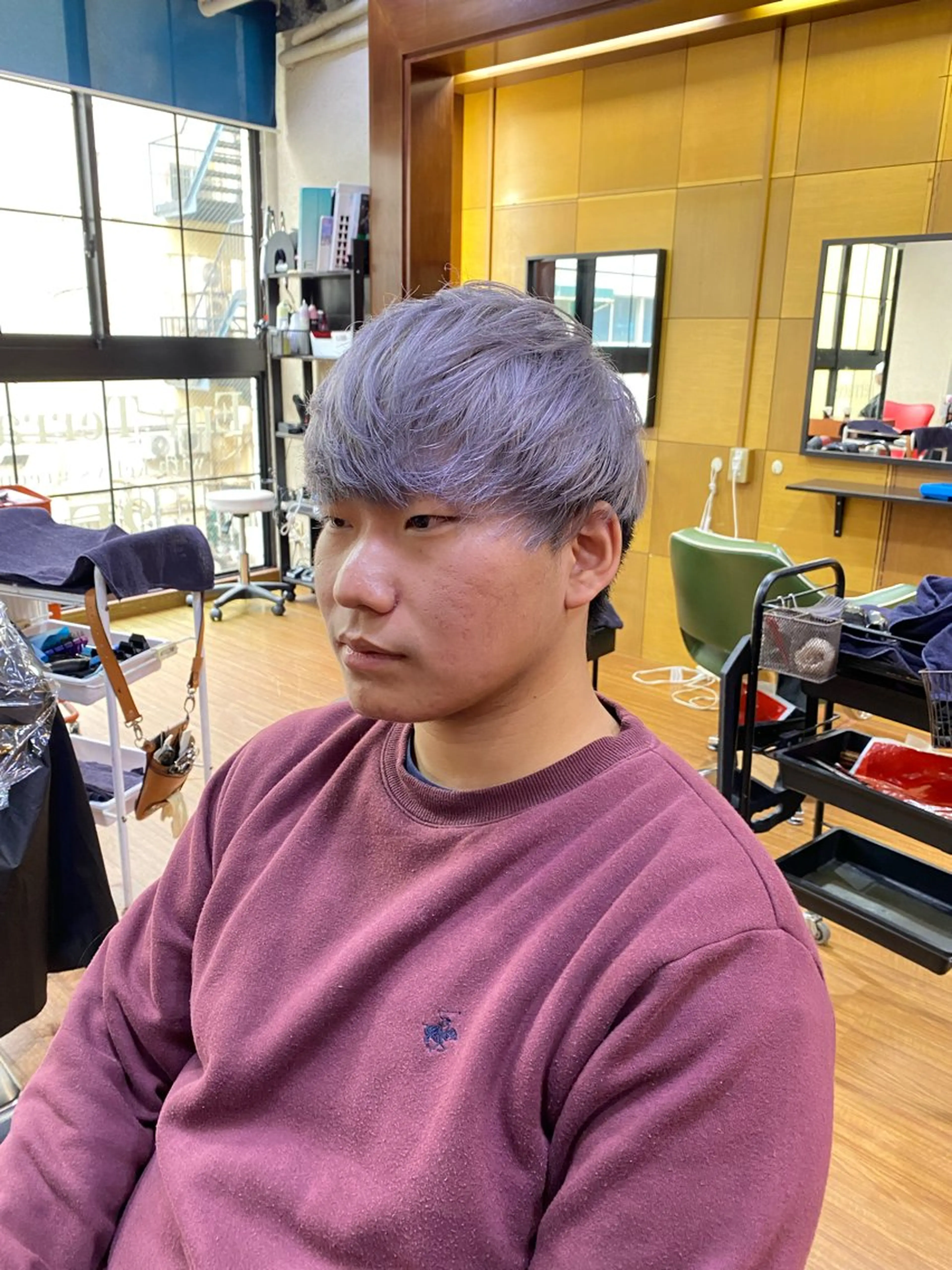 ミディアム カラー メンズ アッシュ シルバー カット ヘアカラー 【阪急六甲 サロン ド ロイ】所属・メンズ特化 岸本 阪急六甲サロンドロイのヘアスタイル