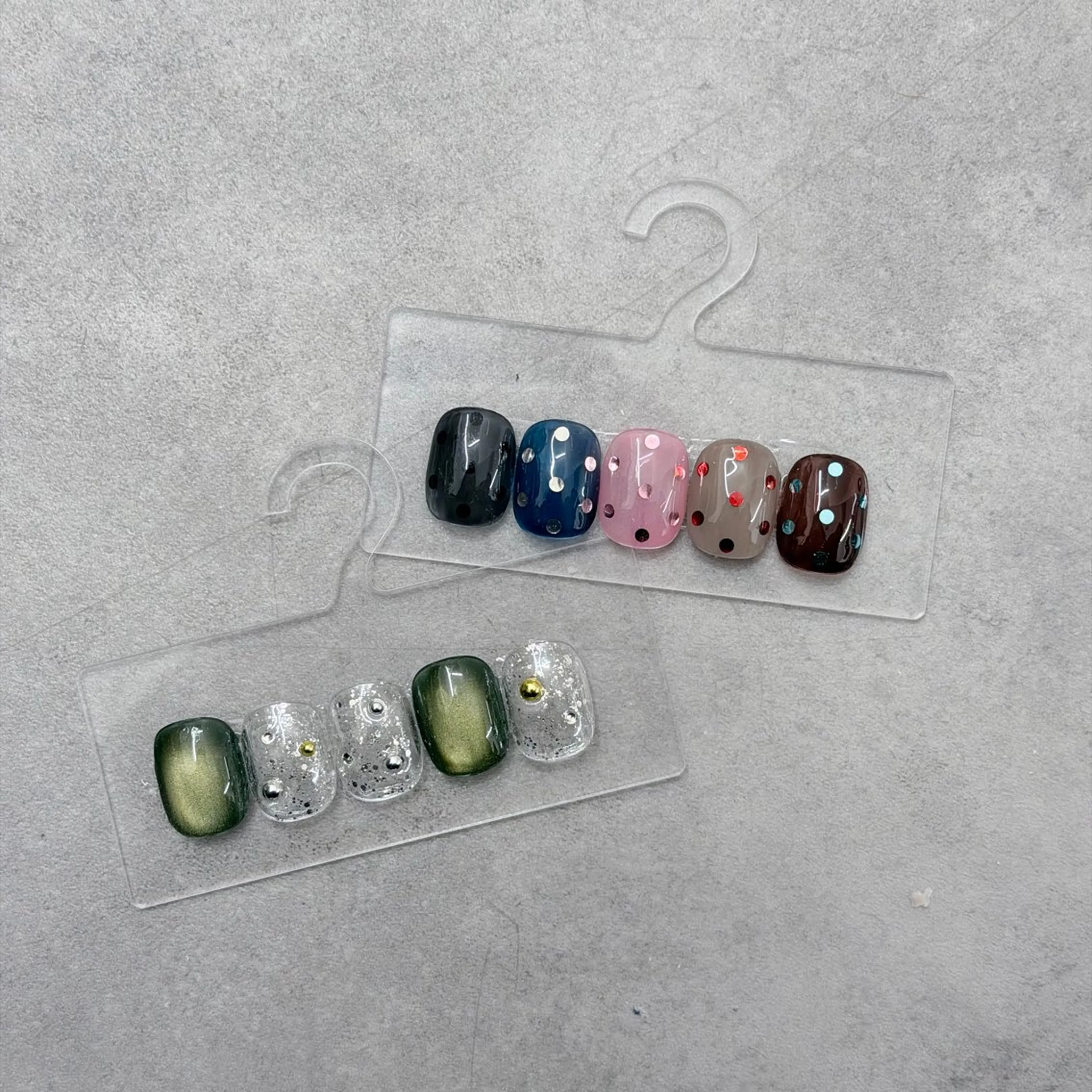 ネイル ドット ジェルネイル キラキラネイル マグネットネイル ニュアンスネイル Bana_ Nailのネイルデザイン