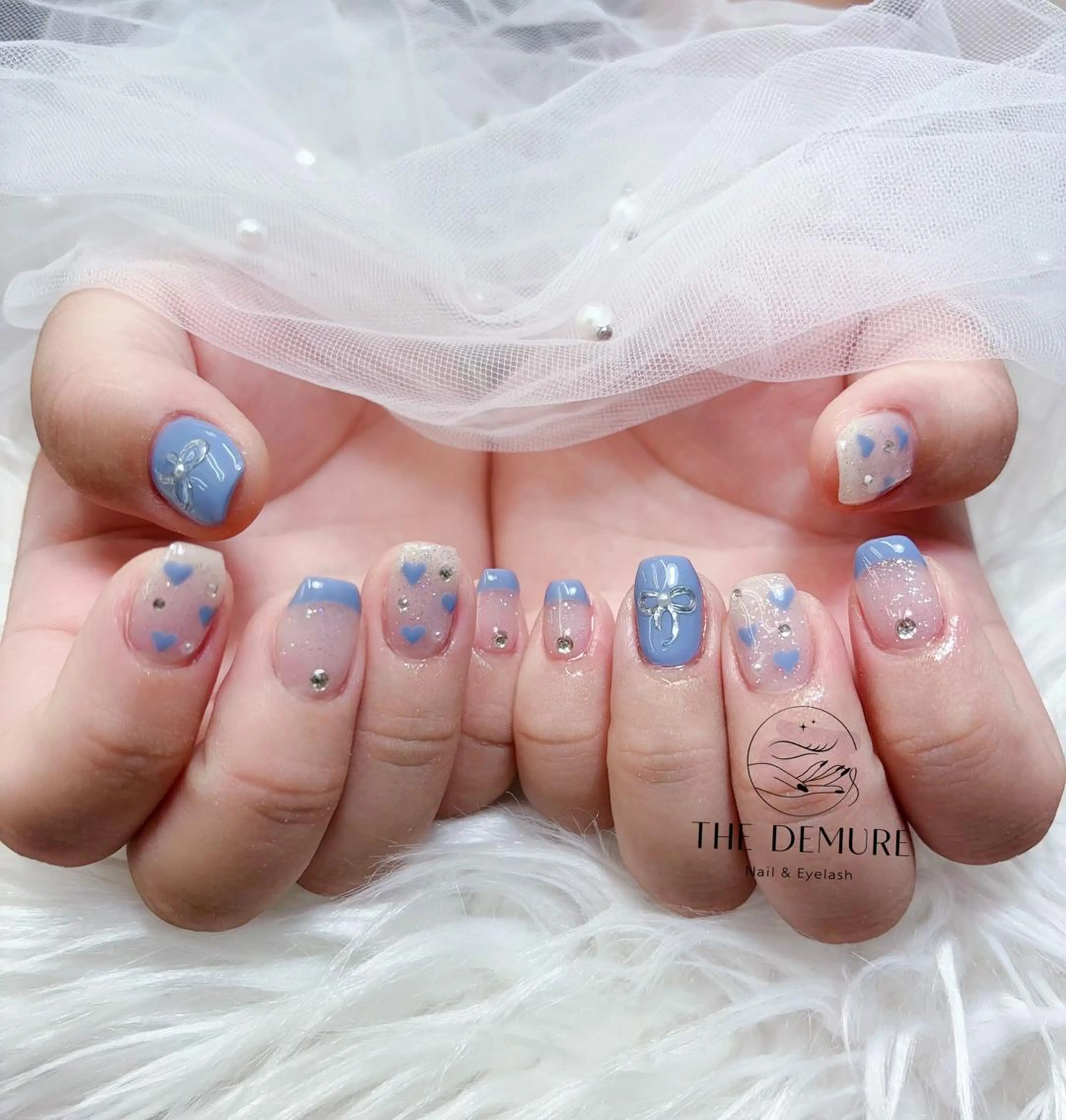 ネイル Demure Amyのネイルデザイン