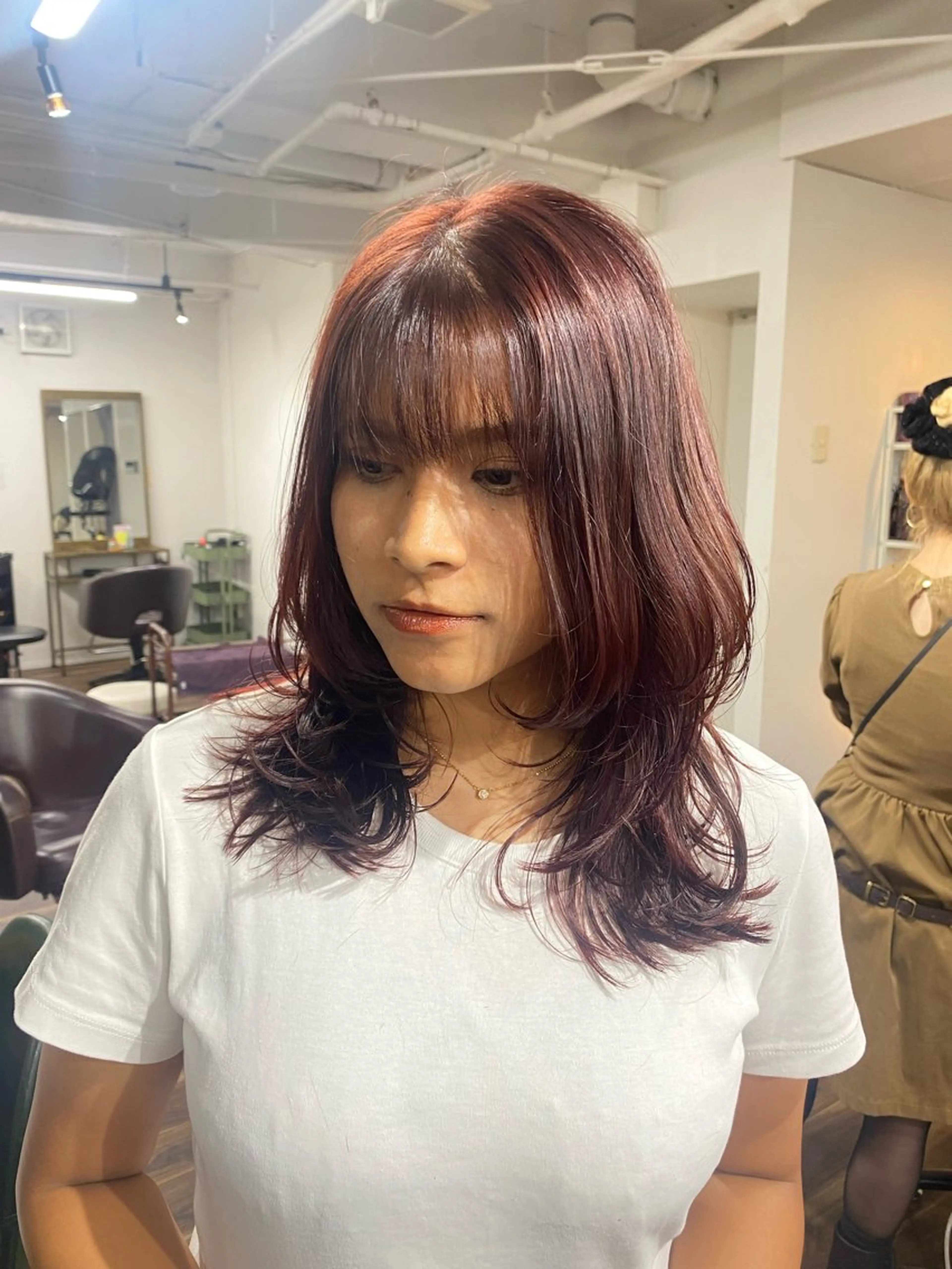 セミロング カラー ヘアアレンジ ボルドーカラー レッドカラー 韓国風ヘア レイヤーカット 🌟🍒ハイトーン 韓国ヘア/ユウミのヘアスタイル
