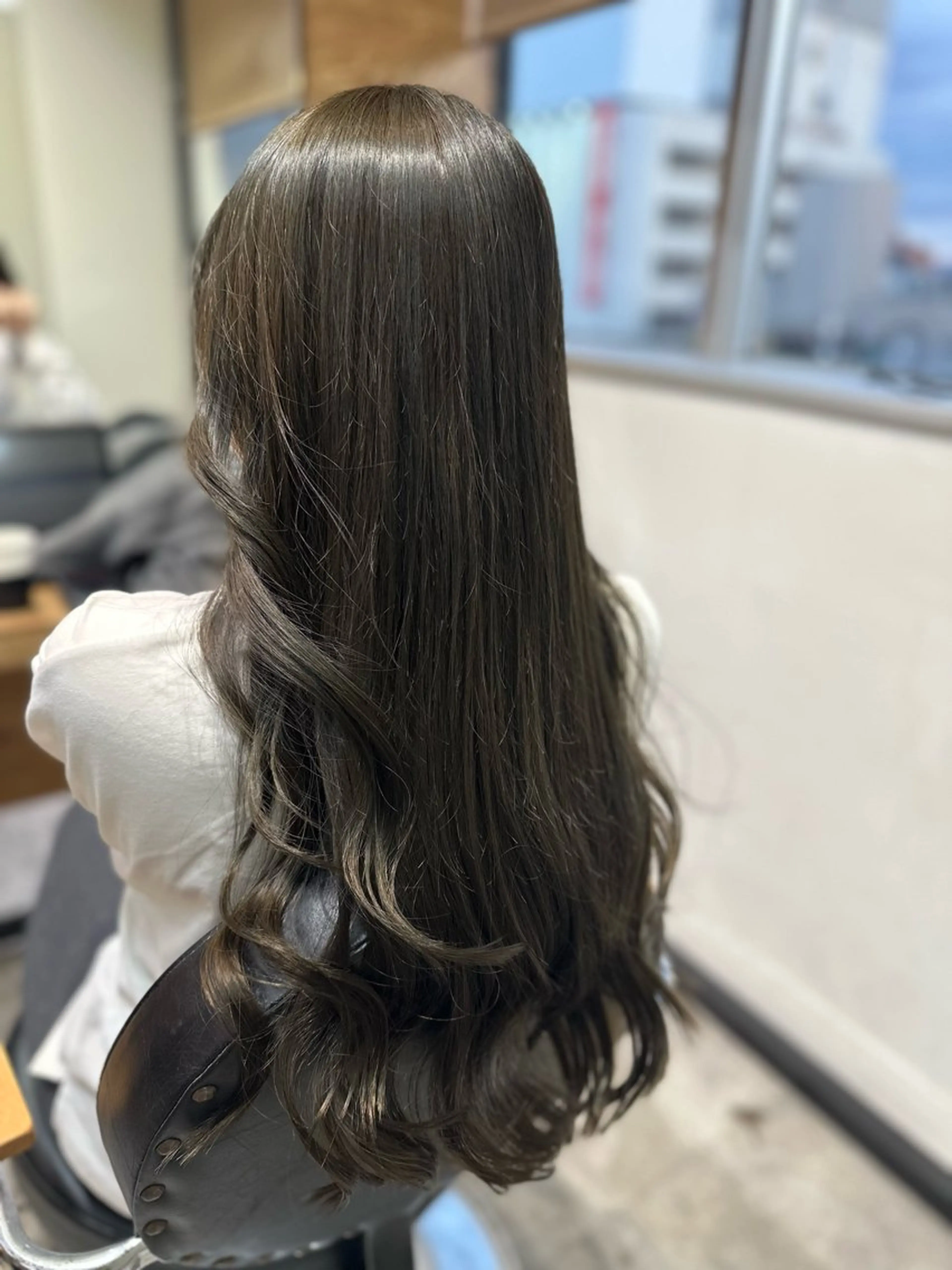 ロング カラー アッシュ 透明感カラー カット ヘアカラー トリートメント coupe ciseauxのヘアスタイル