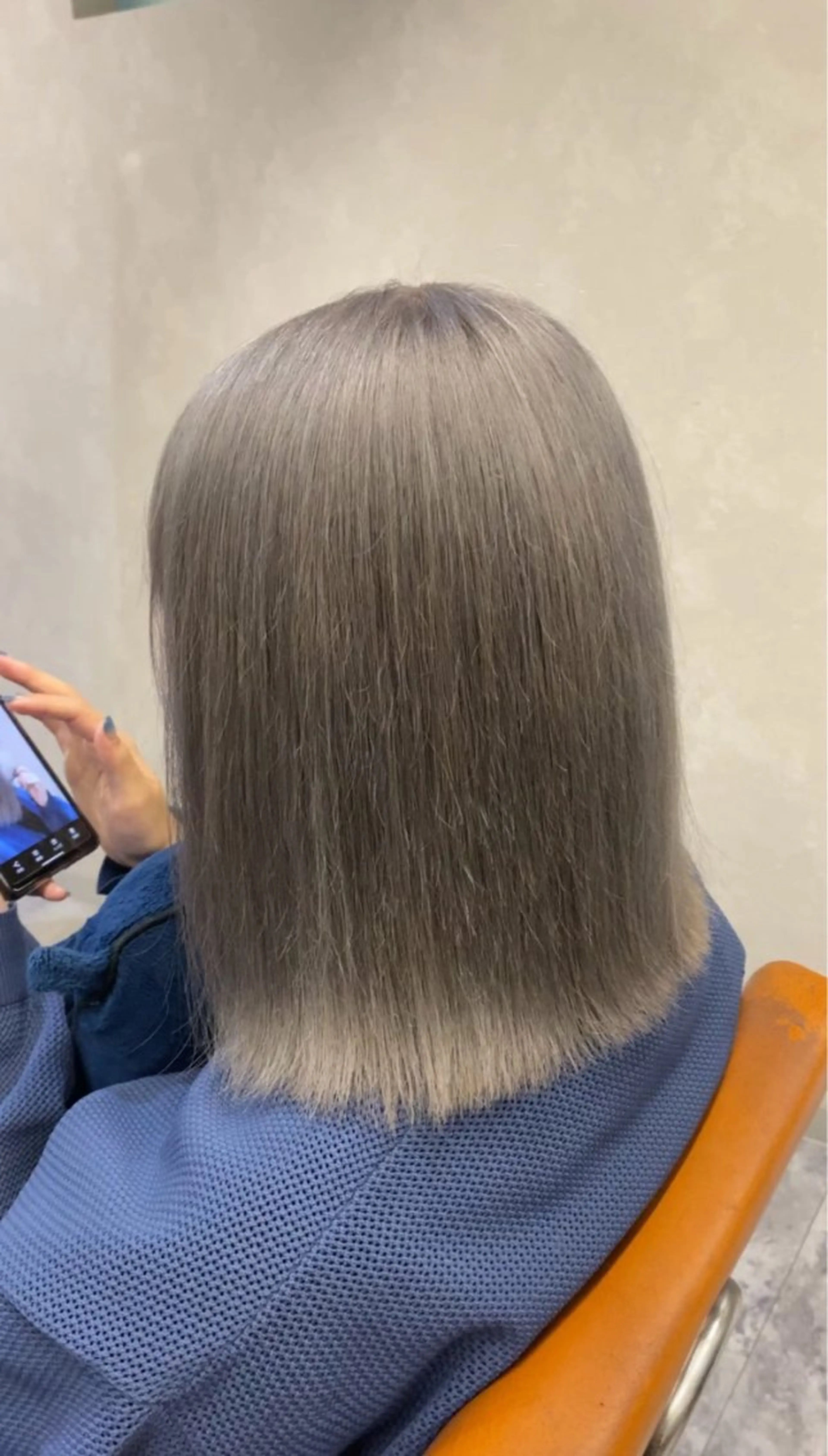 ミディアム カラー ブリーチ グレージュ シルバー シルバーグレージュ 髪質改善 ヘアカラー HAZEL博多所属・杉村 一輝のヘアスタイル