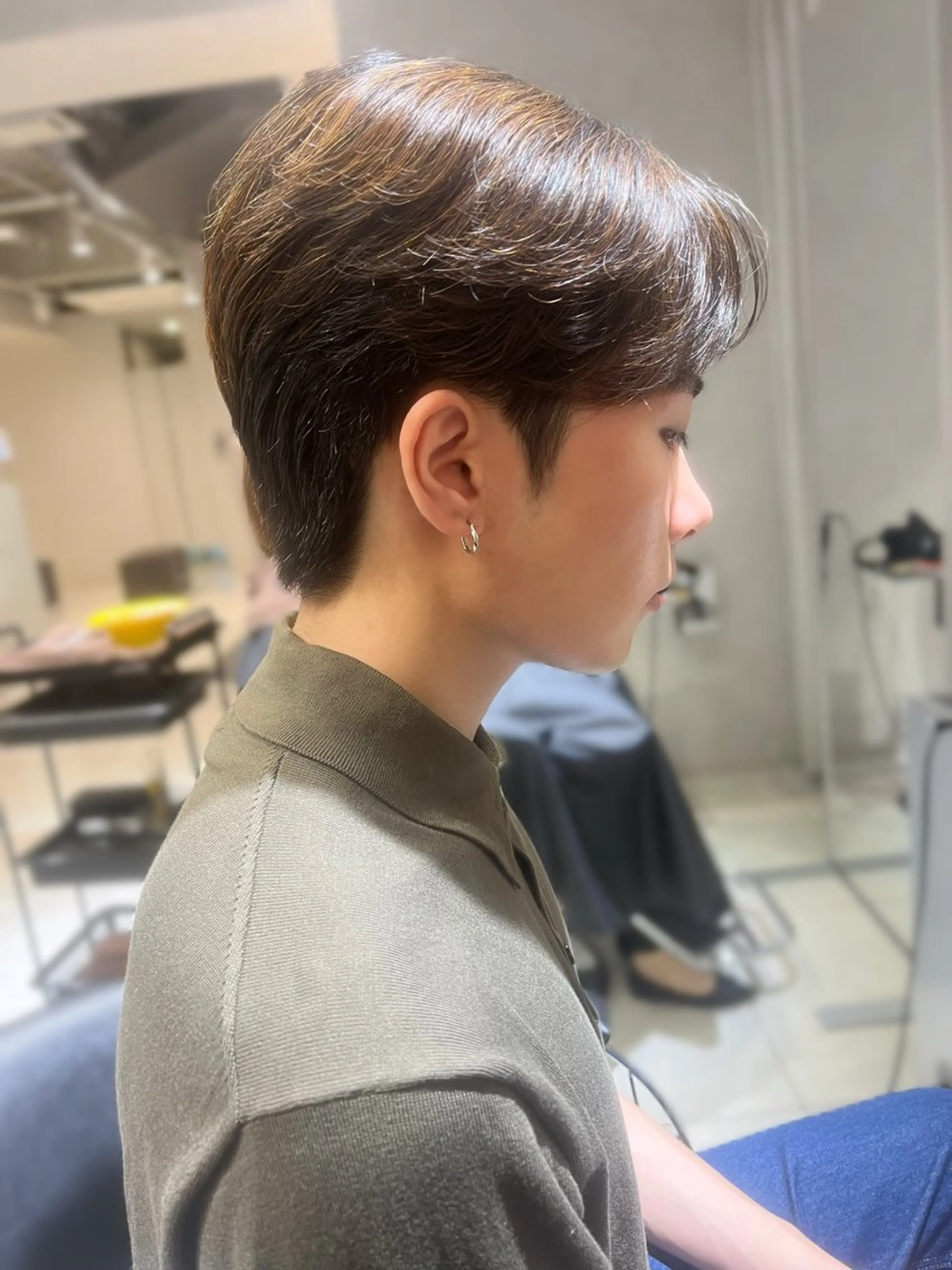 メンズ 韓国メンズ特化 ダウン・毛流れパーマのヘアスタイル