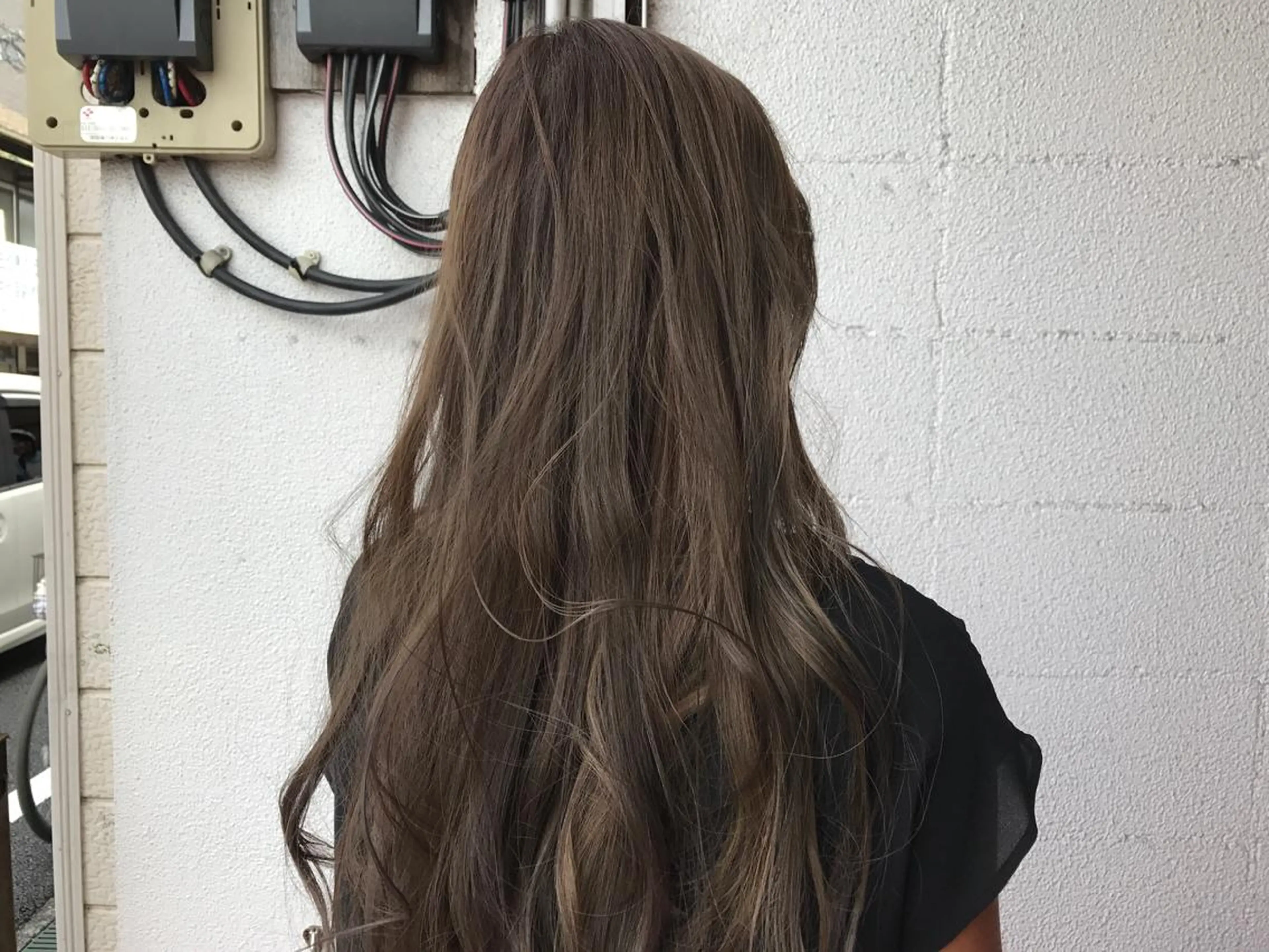 ロング カラー アッシュ アッシュグレー 佐伯 彰太のヘアスタイル