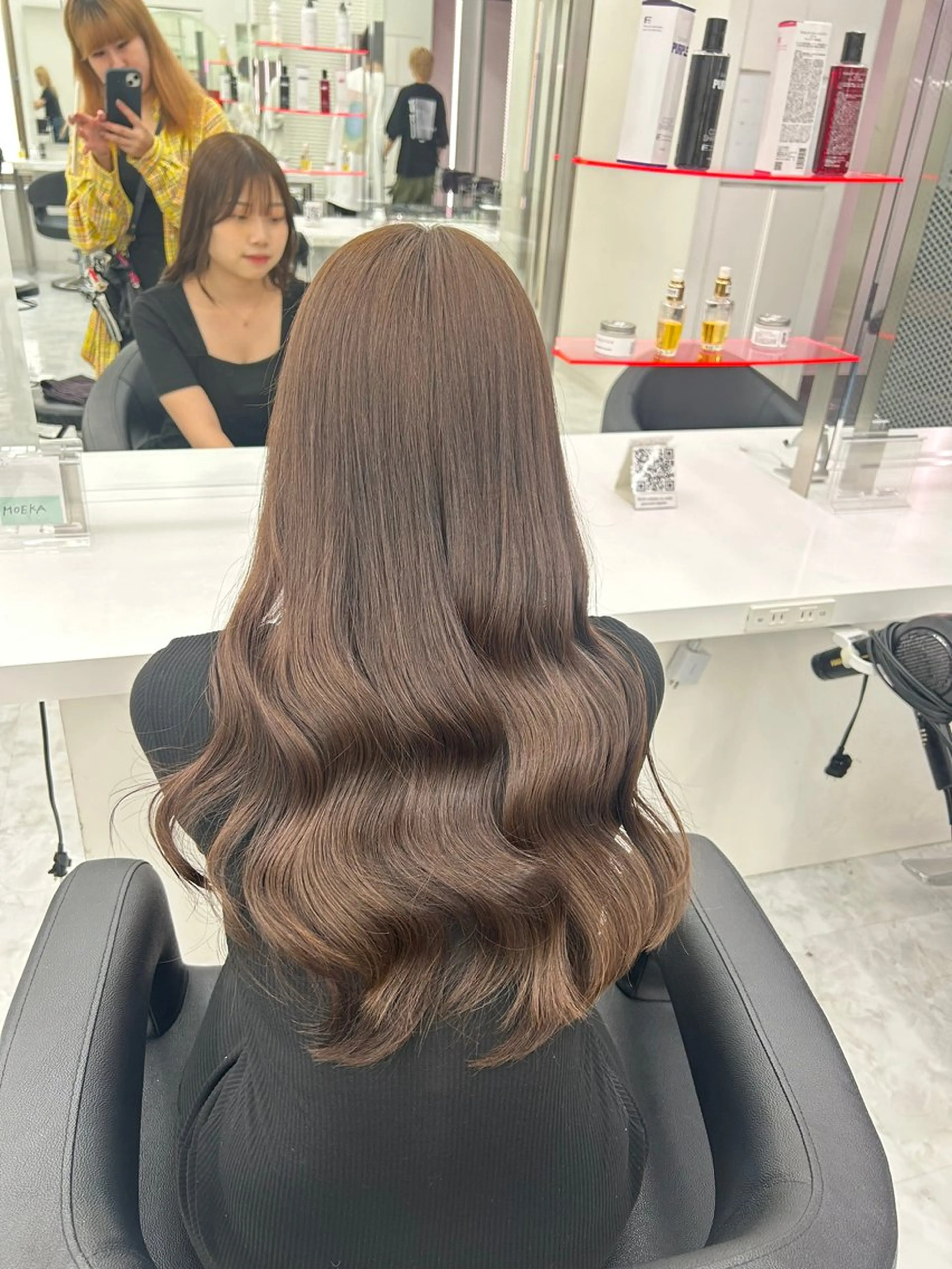 カラー ヘアカラー トリートメント ベージュ/ピンク【く すみカラー】レイヤーのヘアスタイル