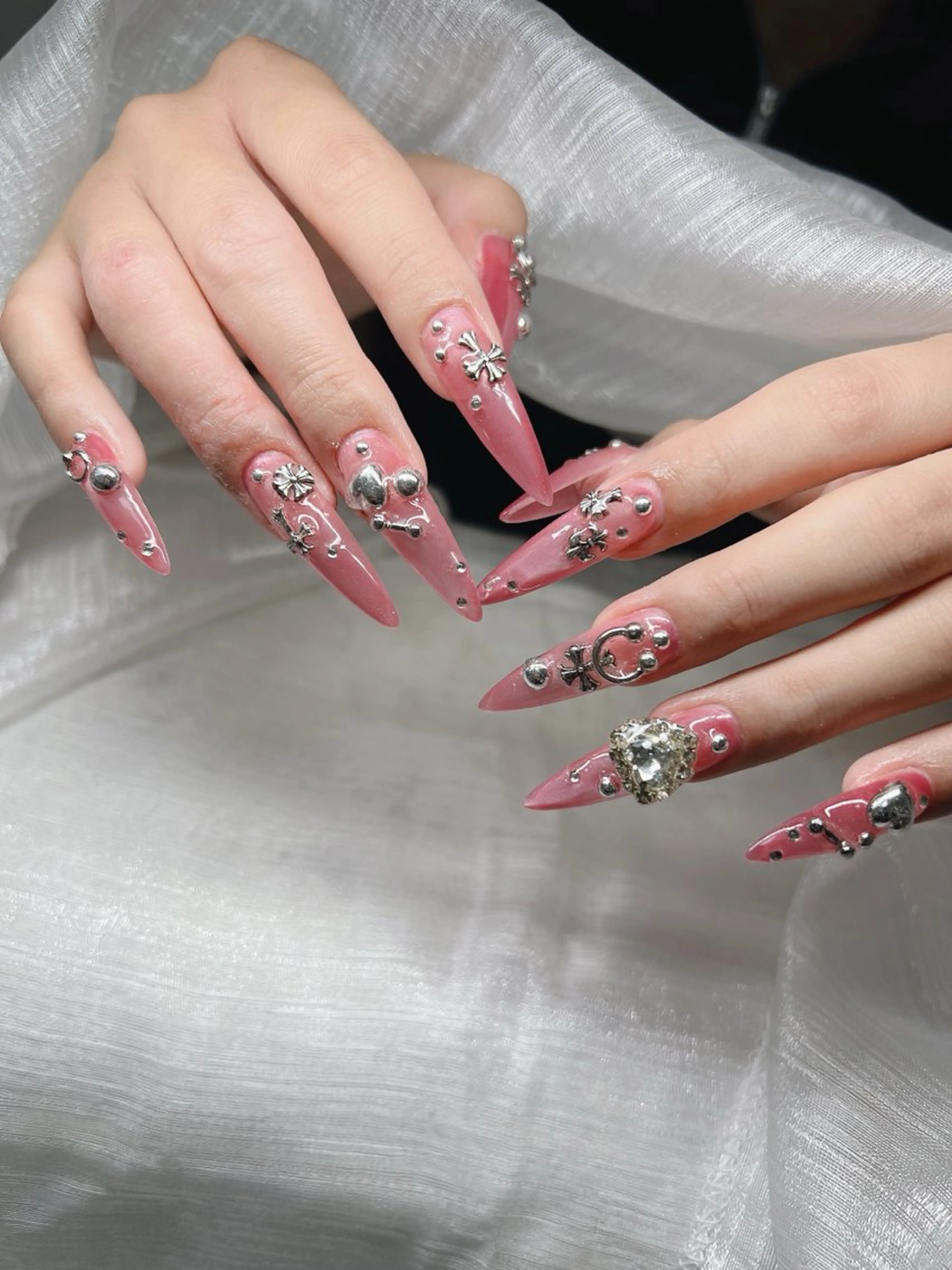 ネイル 長さ出し グラデーション 卒業式 キラキラネイル マグネットネイル ハンドネイル Lee Nailsのネイルデザイン