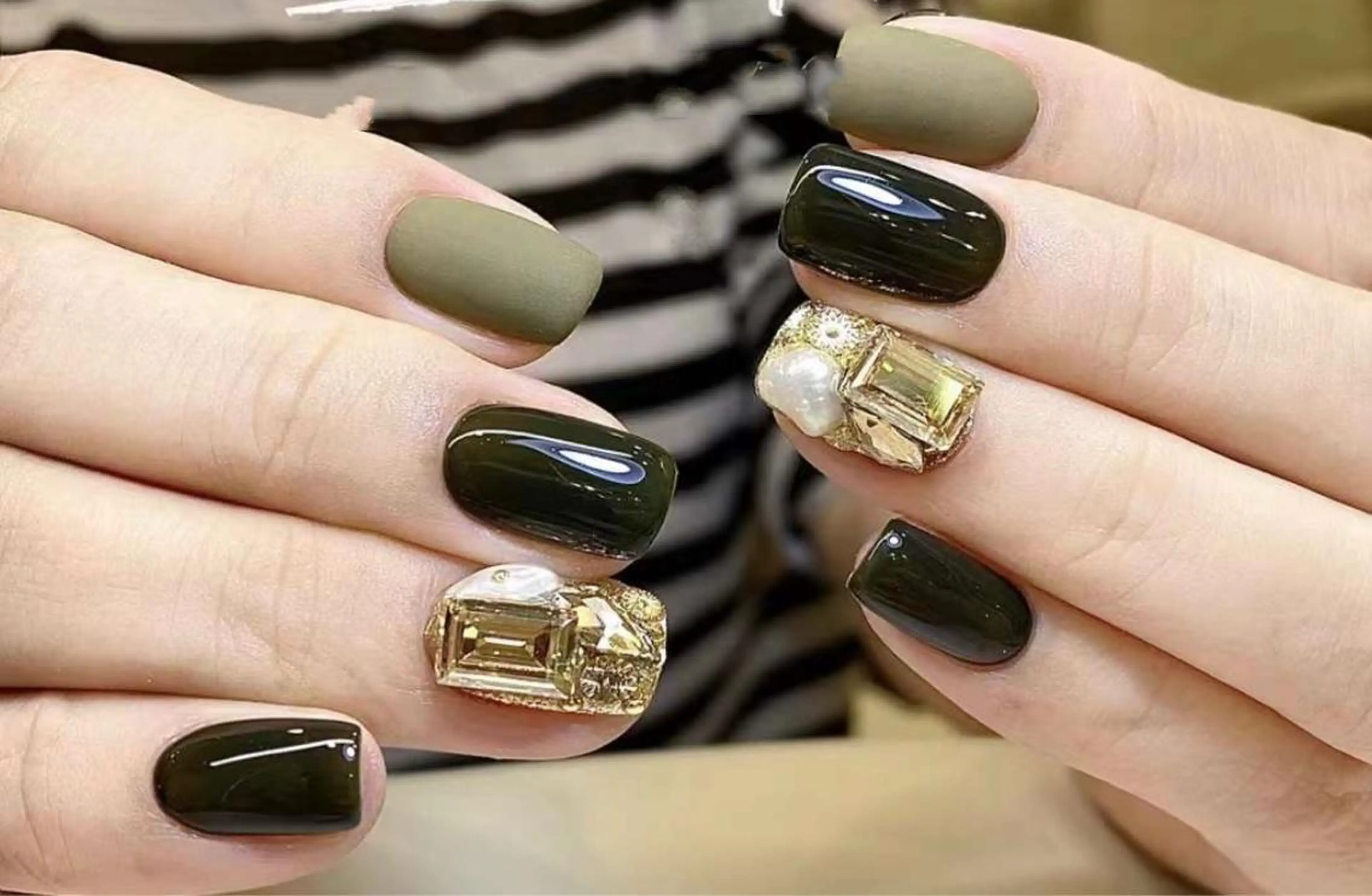 ネイル ハンドネイル ハンドケア Moci Nail Salonのネイルデザイン