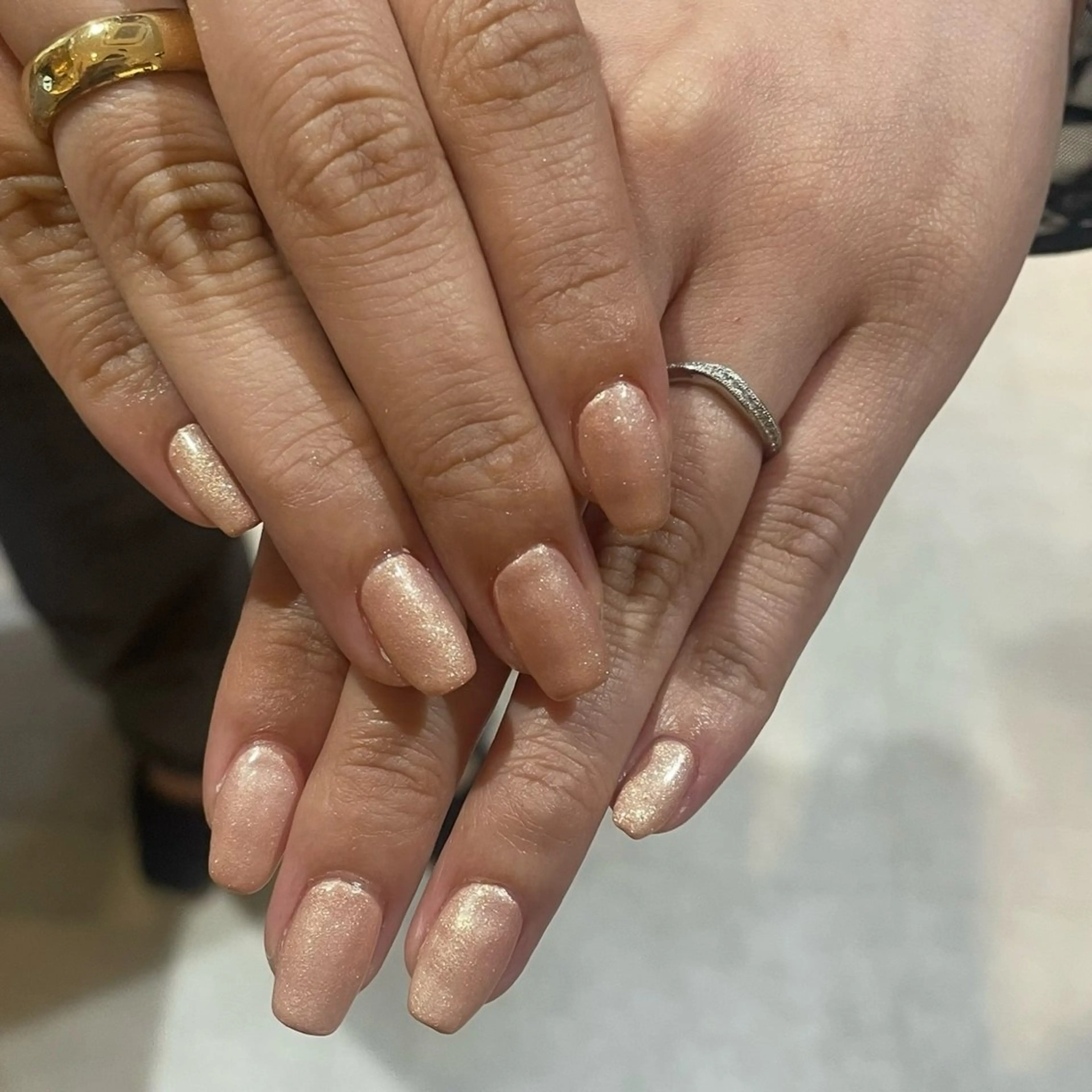 ネイル ハンドネイル 𝑟𝑖𝑠𝑎 🕯🤍のネイルデザイン