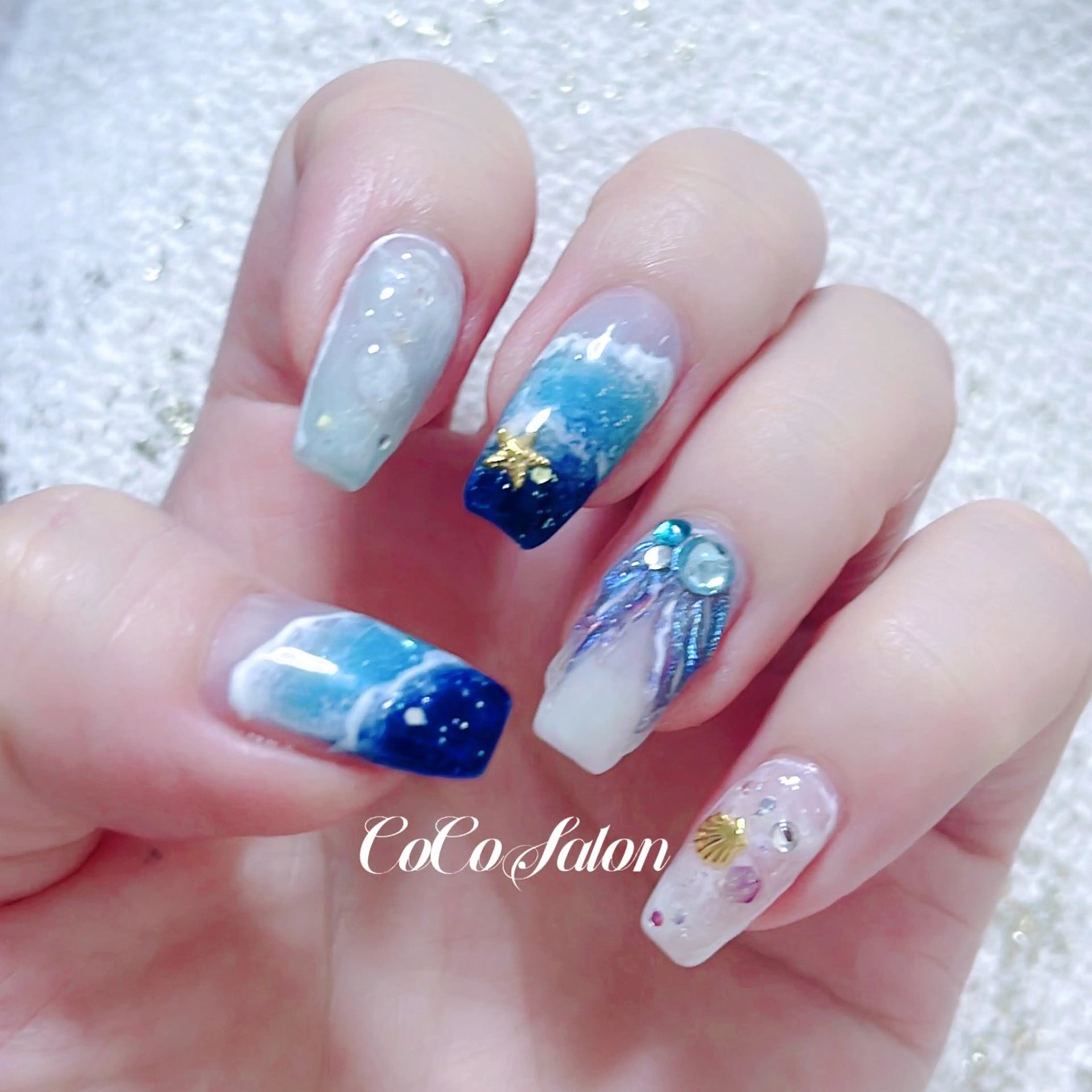 ネイル ジェルネイル ホログラムネイル キラキラネイル マグネットネイル ネイビー ハンドネイル CoCoSalon ネイル/まつ毛予約のネイルデザイン