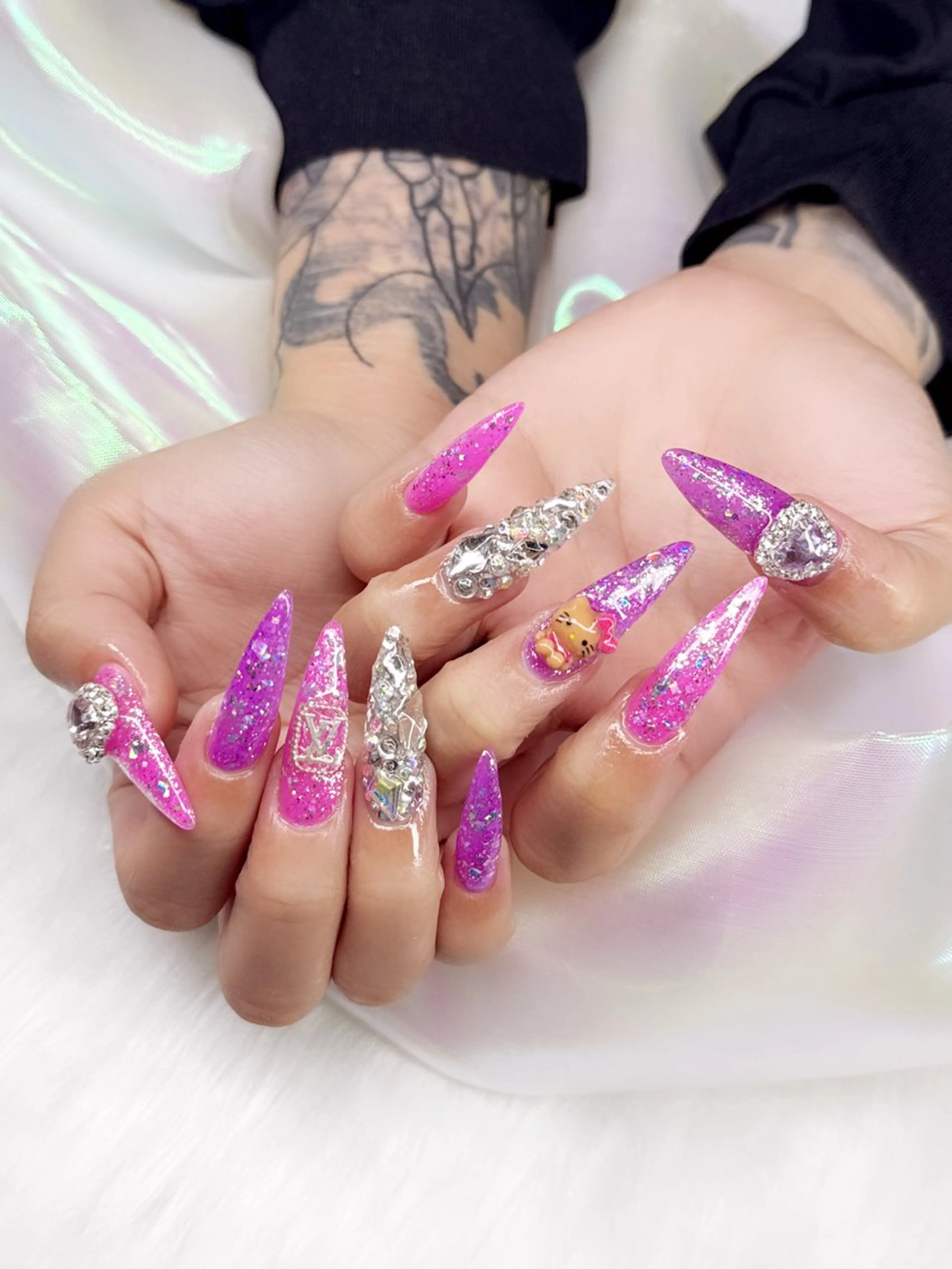 ネイル ロングネイル ハンドネイル Nail Land Pilinaのネイルデザイン
