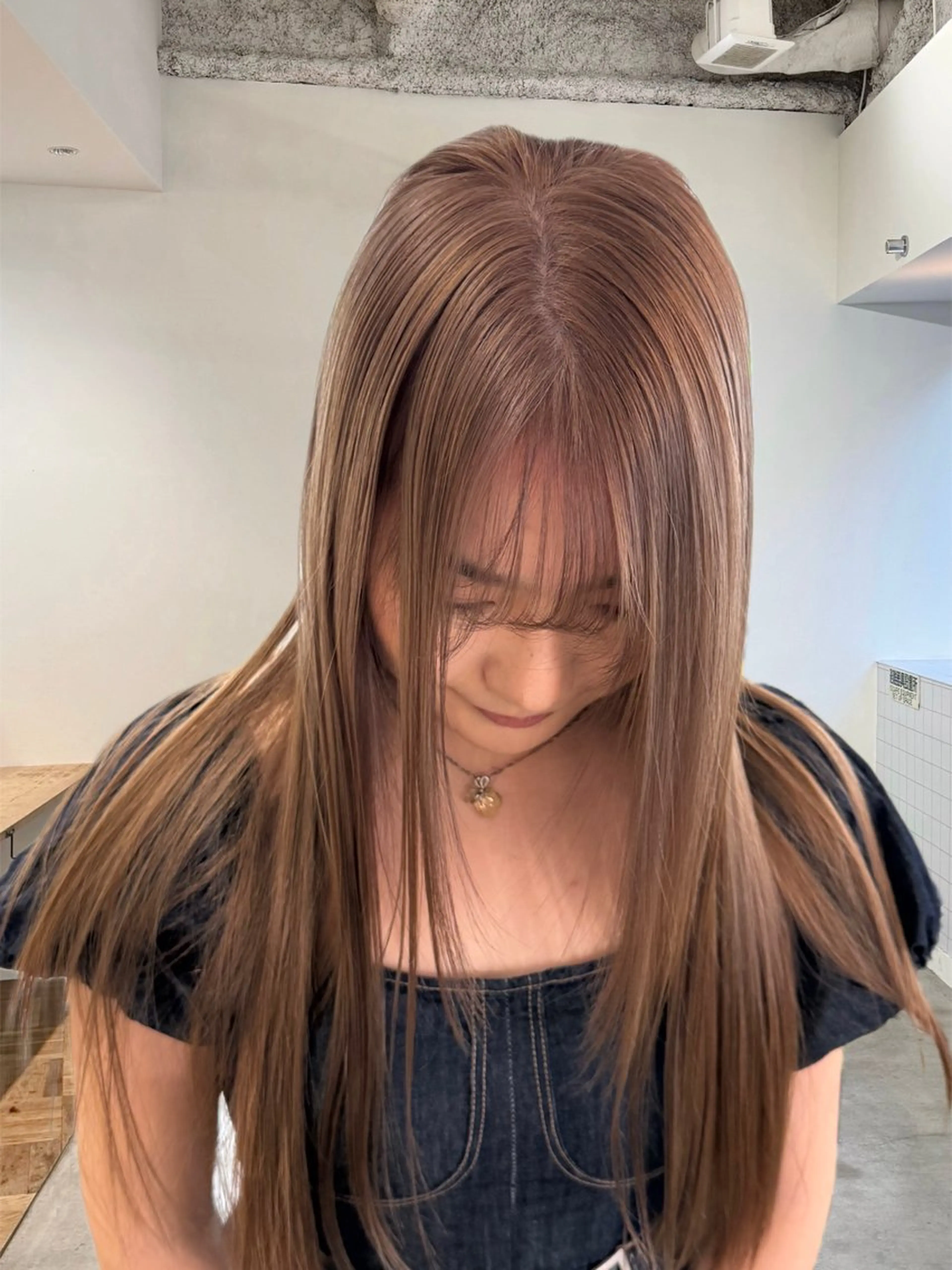 ロング maruquee de mashu所属・モモコ/ブリーチ/ ミルクティカラーのヘアスタイル