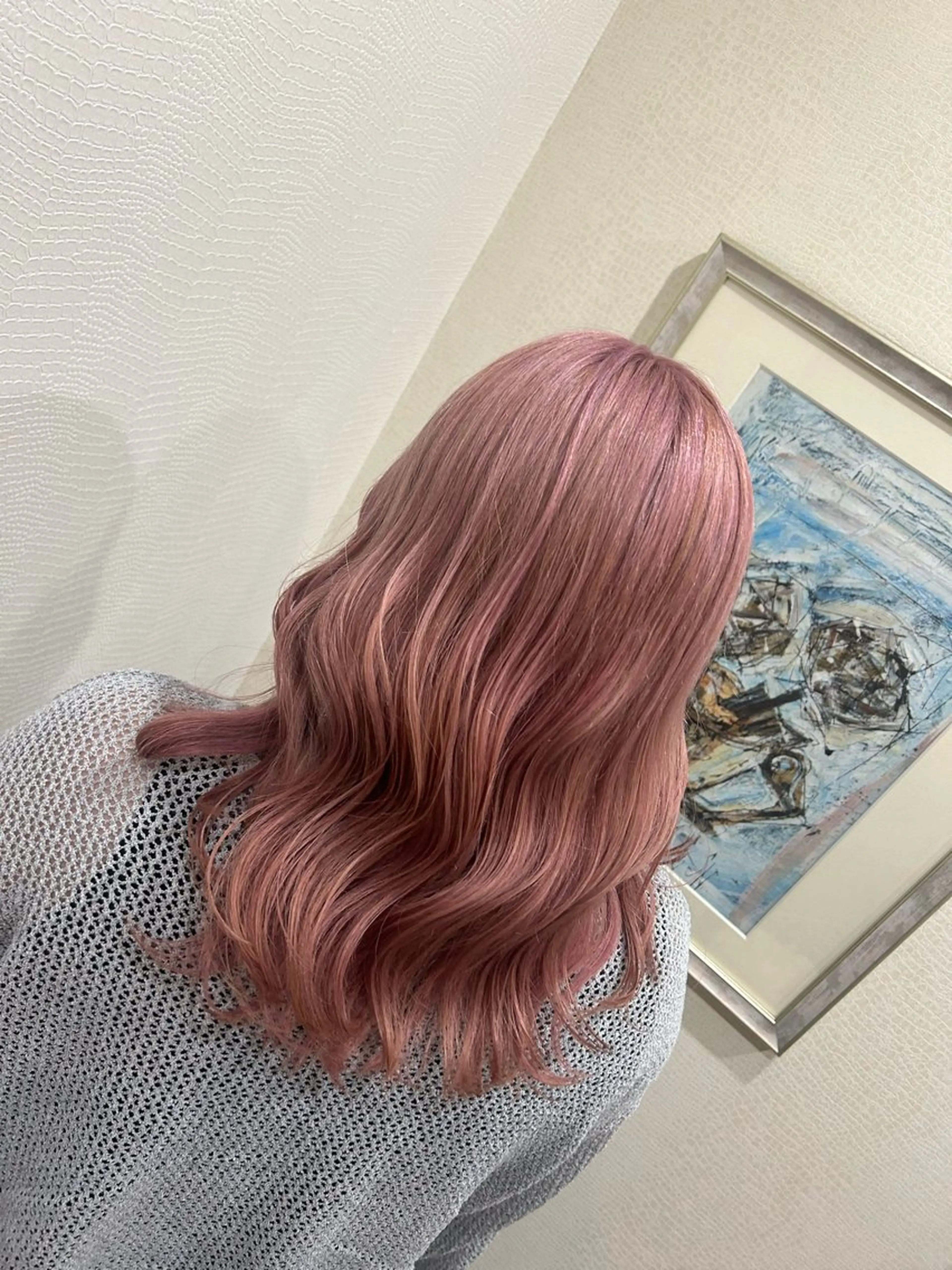 ロング カラー ブリーチ ピンクカラー ホワイトピンク カット ヘアカラー Morpho Hair Product所属・井上 花音のヘアスタイル