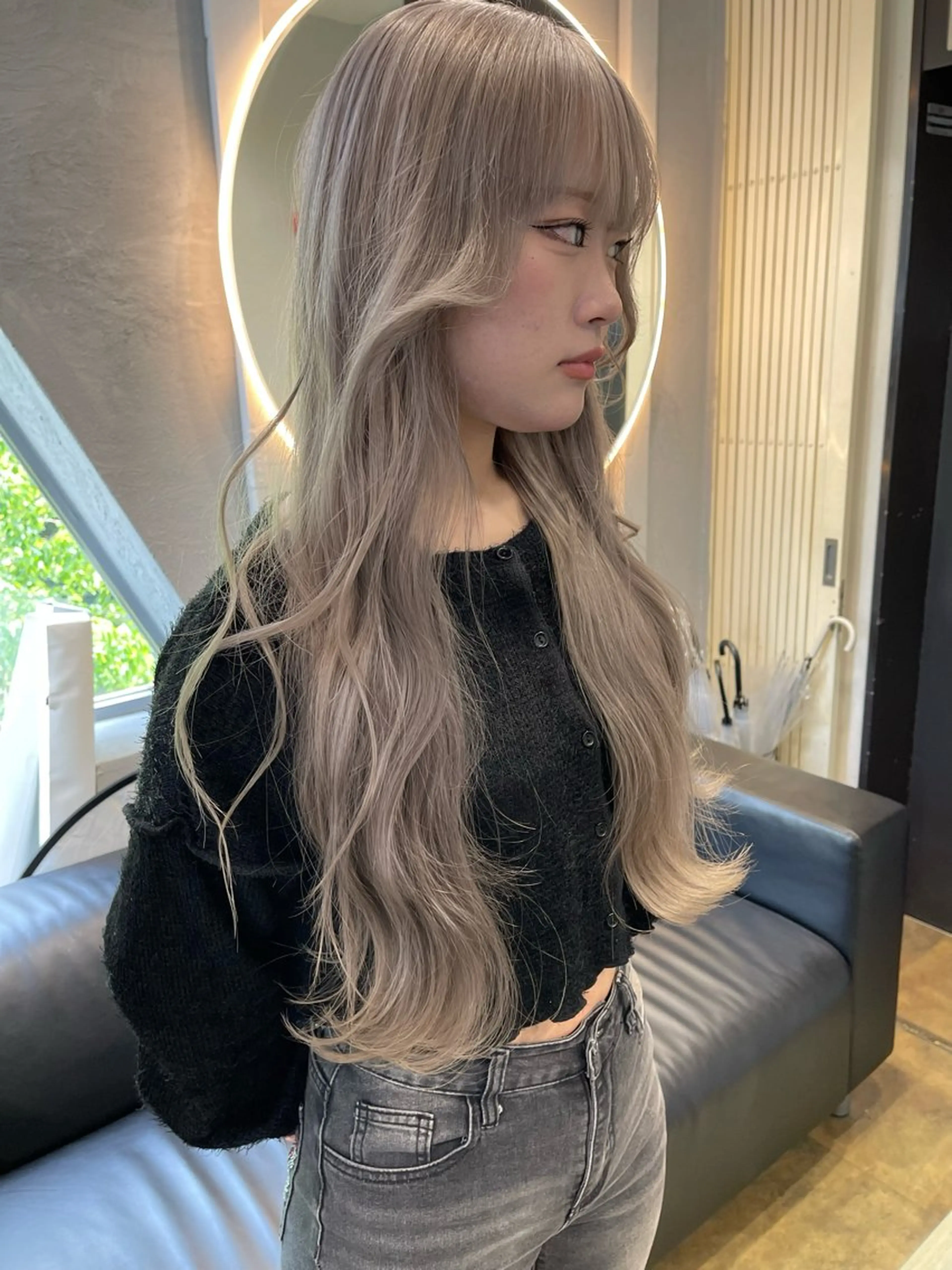 ロング カラー ベージュカラー ブリーチ ケアブリーチ デザインカラー ダブルカラー ヘアカラー 宮崎　達也 ミルクティーベージュのヘアスタイル