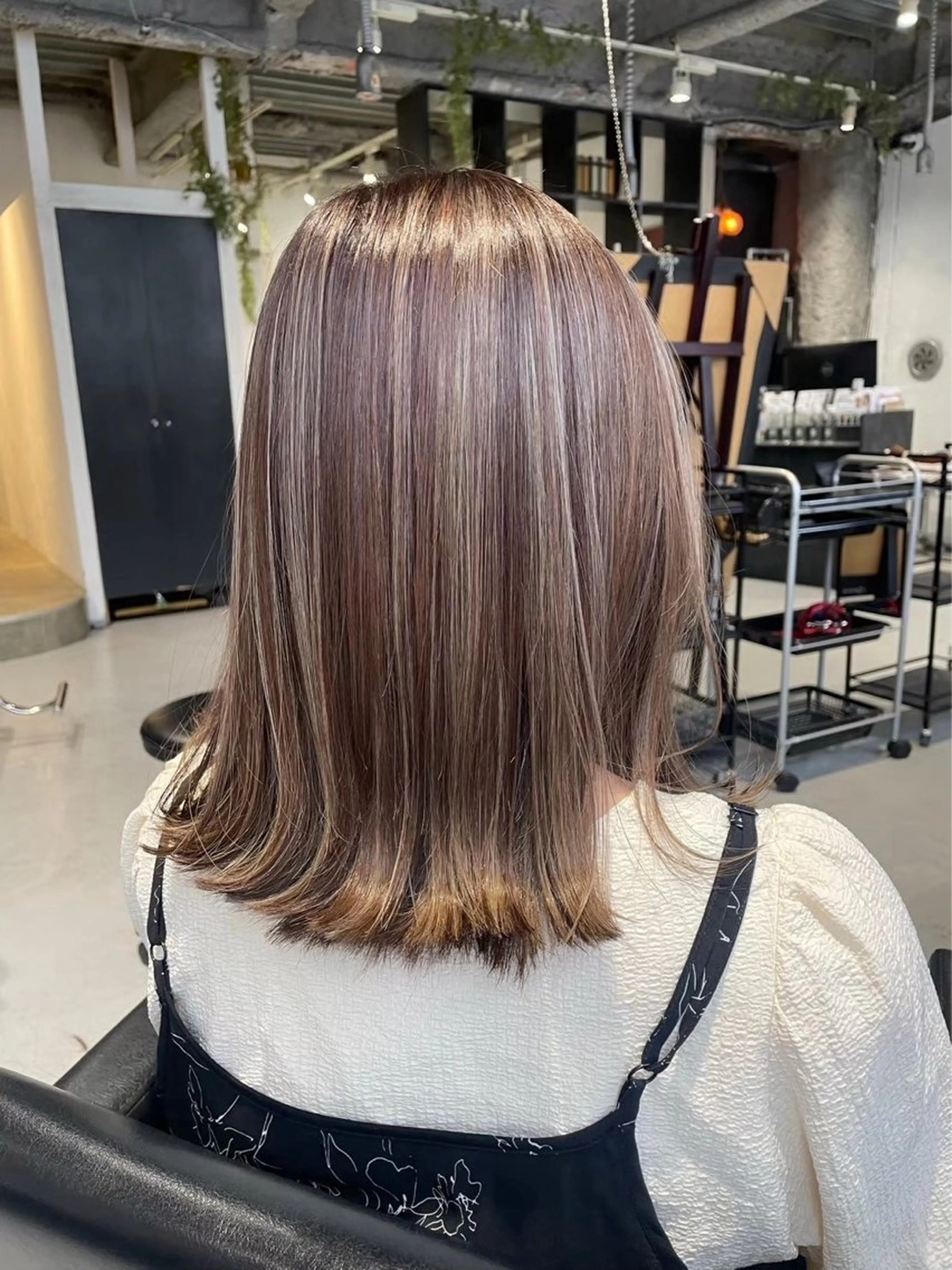 ミディアム カラー ハイライトカラー ハイライト カット ヘアカラー トリートメント inc新小岩 🌱MANAMIのヘアスタイル