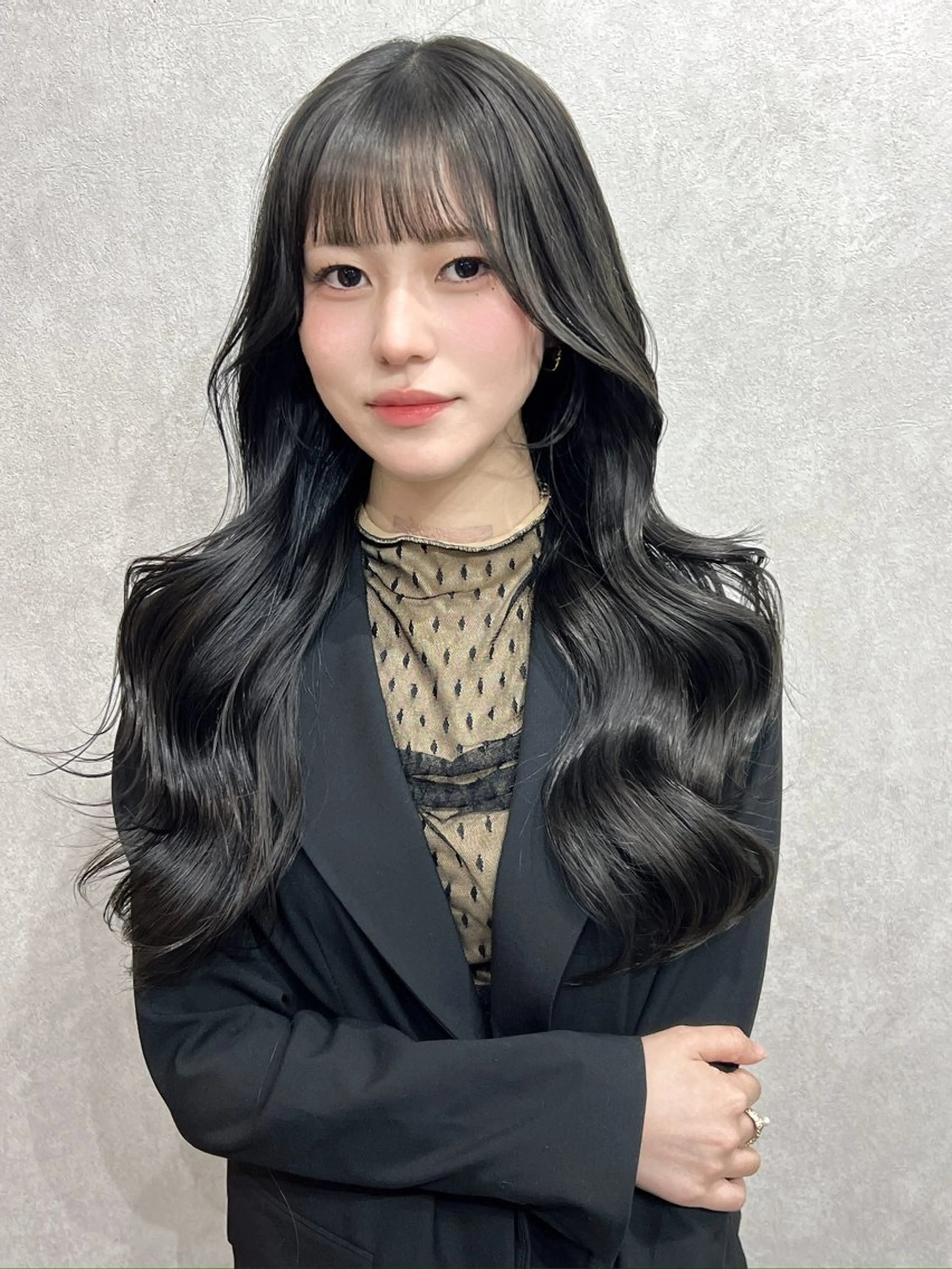ロング カット ヘアカラー トリートメント maya レイヤーカットのヘアスタイル